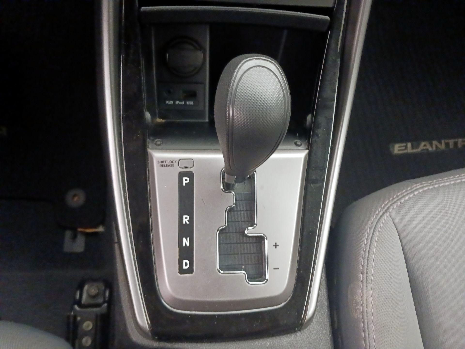 Thumbnail: 2013 Hyundai Elantra - 16