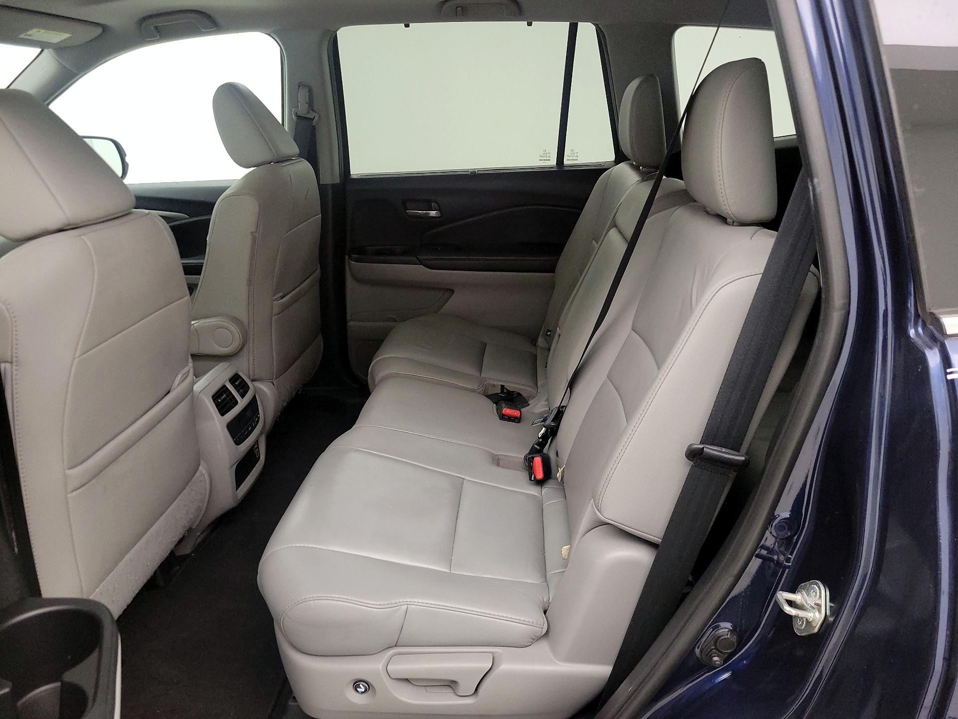 Thumbnail: 2019 Honda Pilot - 20