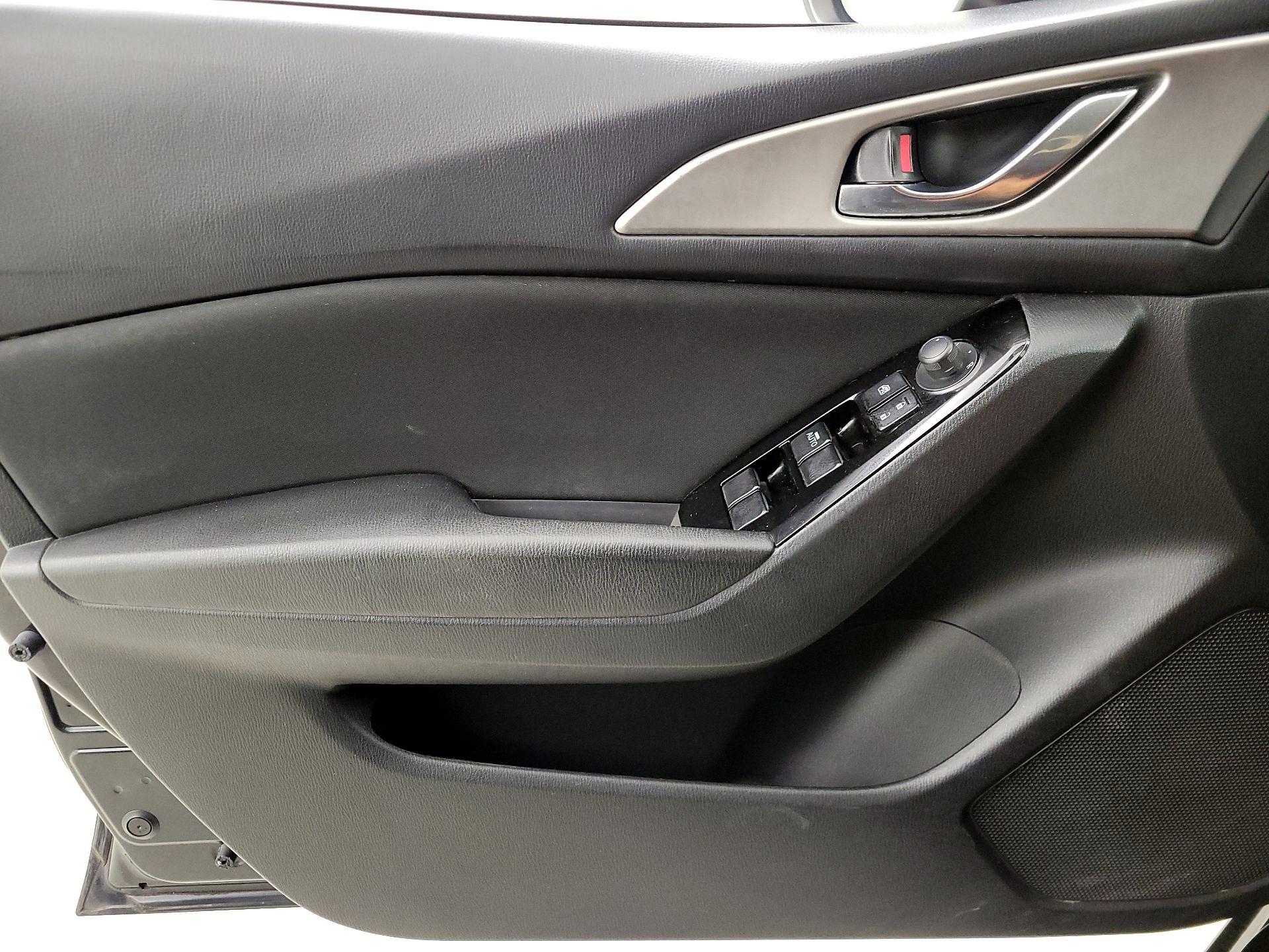 Thumbnail: 2018 Mazda Mazda3 - 12
