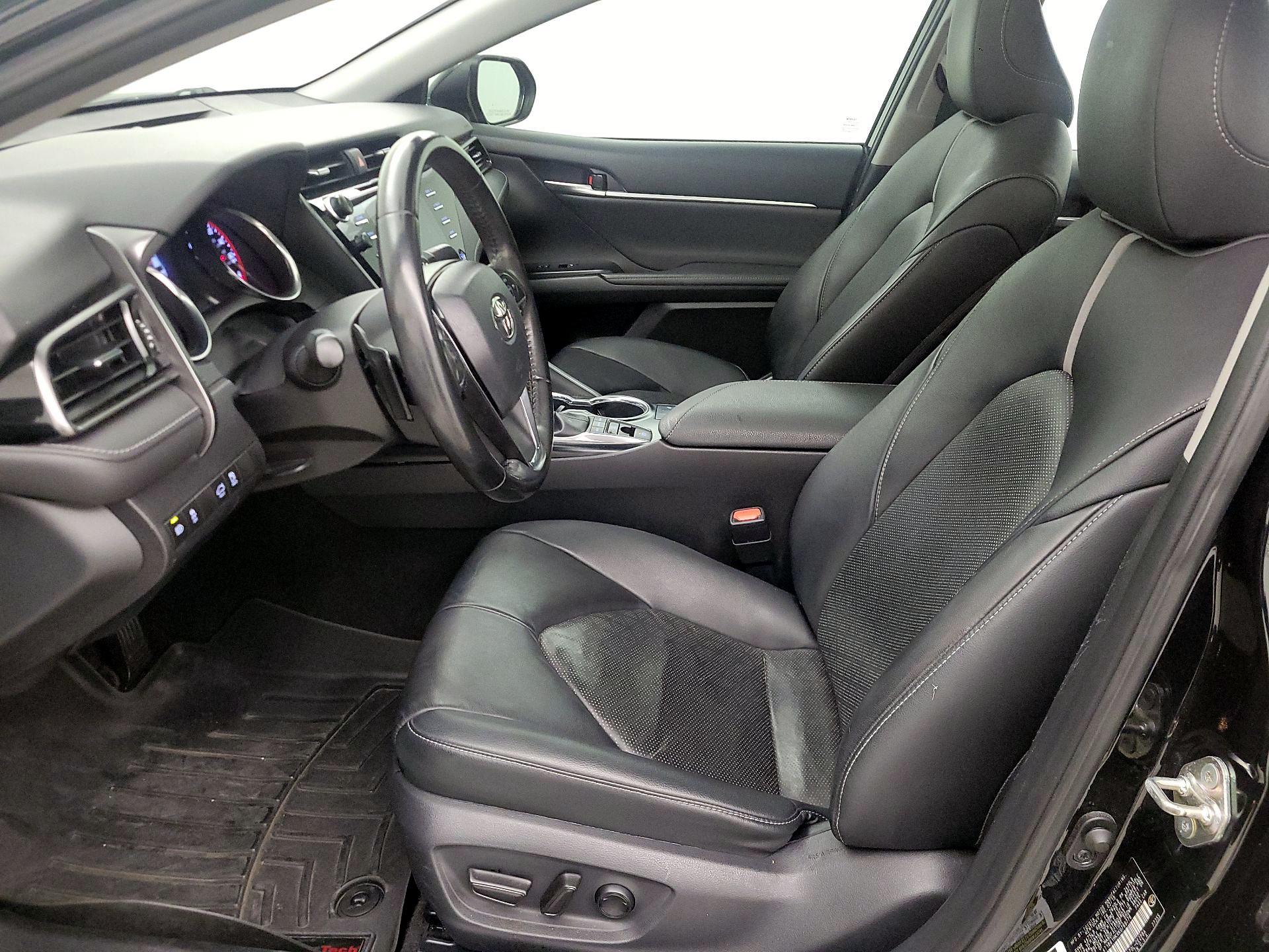 Thumbnail: 2019 Toyota Camry - 11