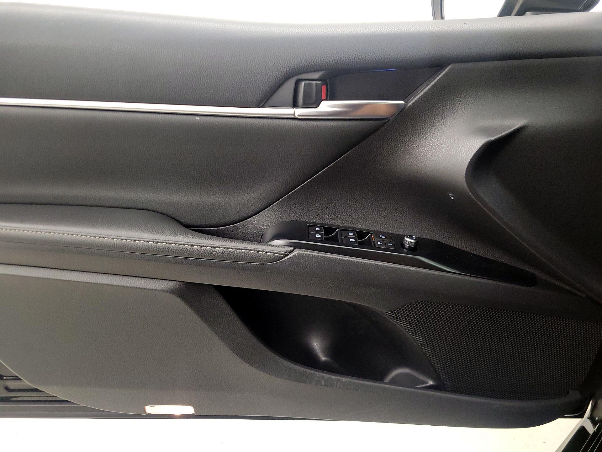 Thumbnail: 2019 Toyota Camry - 12