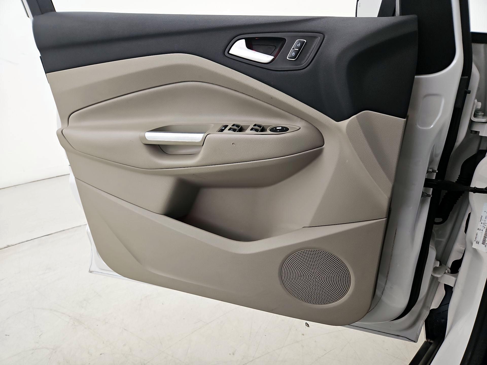 Thumbnail: 2016 Ford C-Max - 12