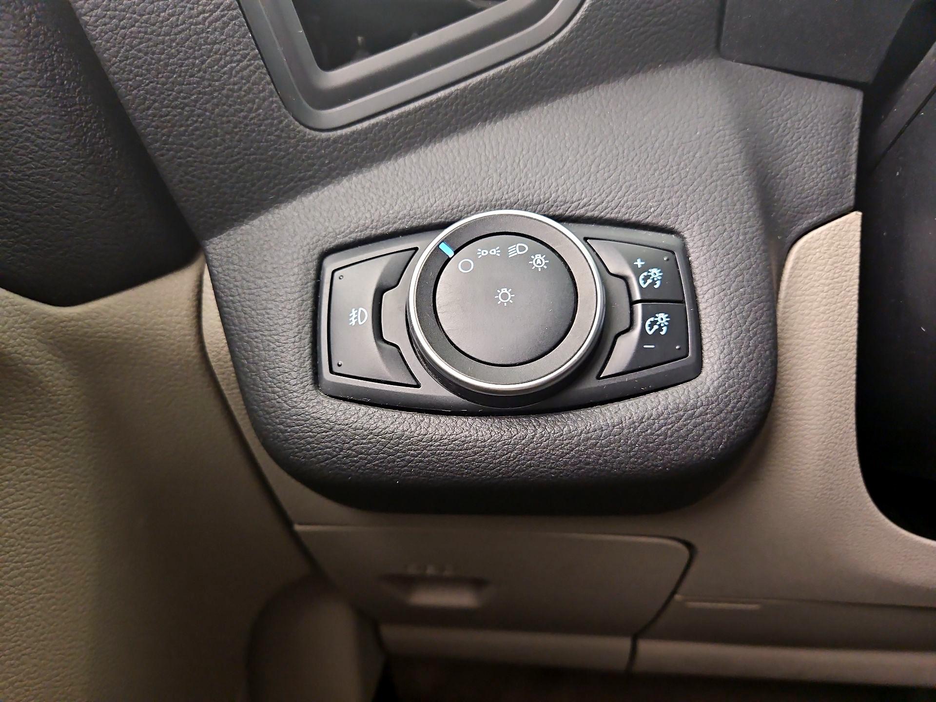 Thumbnail: 2016 Ford C-Max - 13