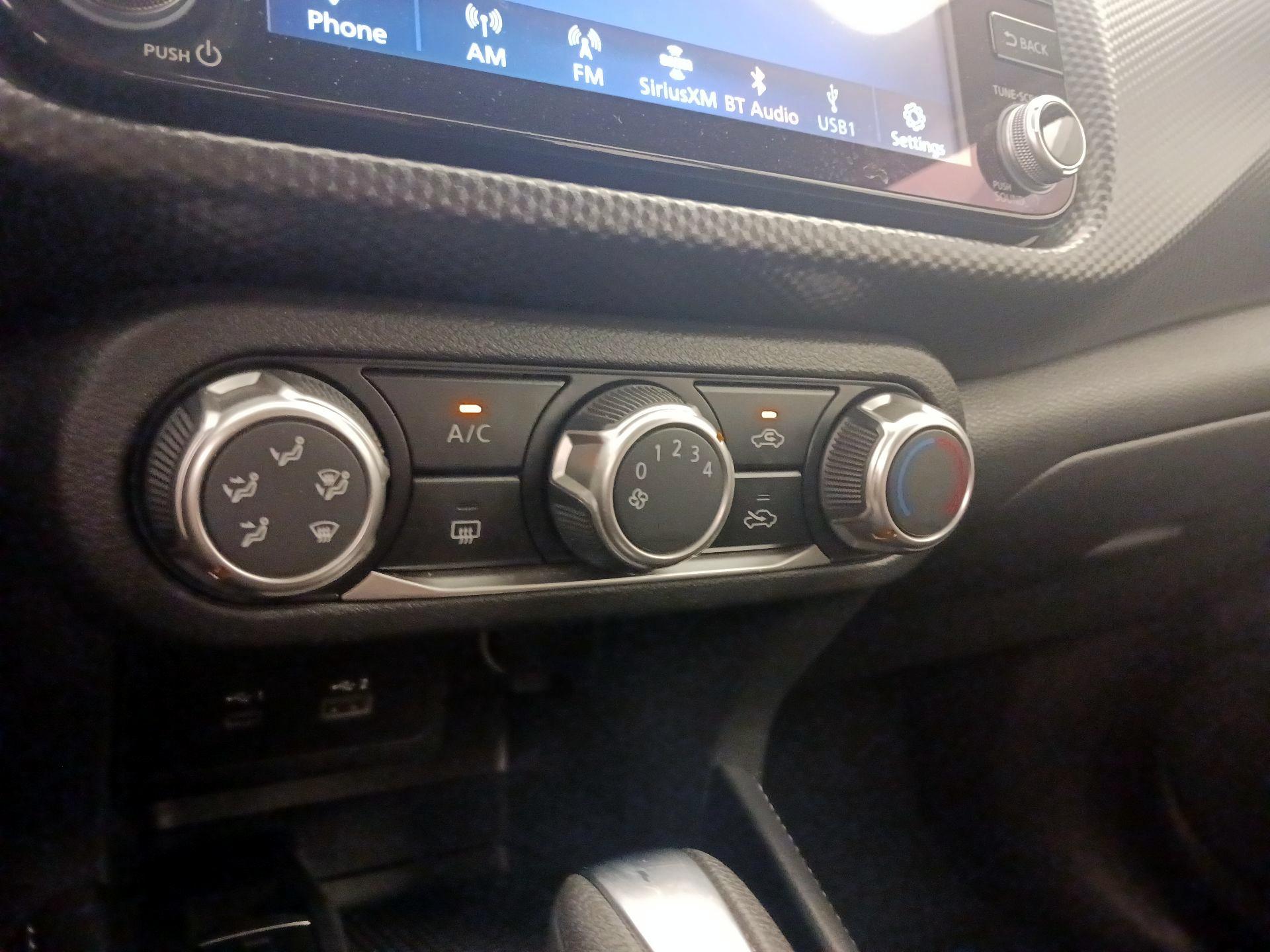 Thumbnail: 2023 Nissan Kicks - 15