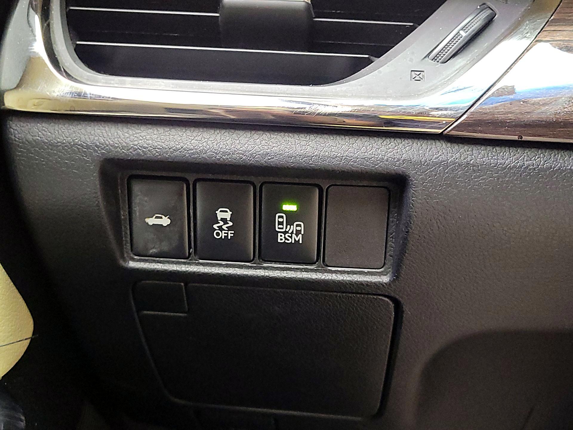 Thumbnail: 2013 Toyota Avalon - 13