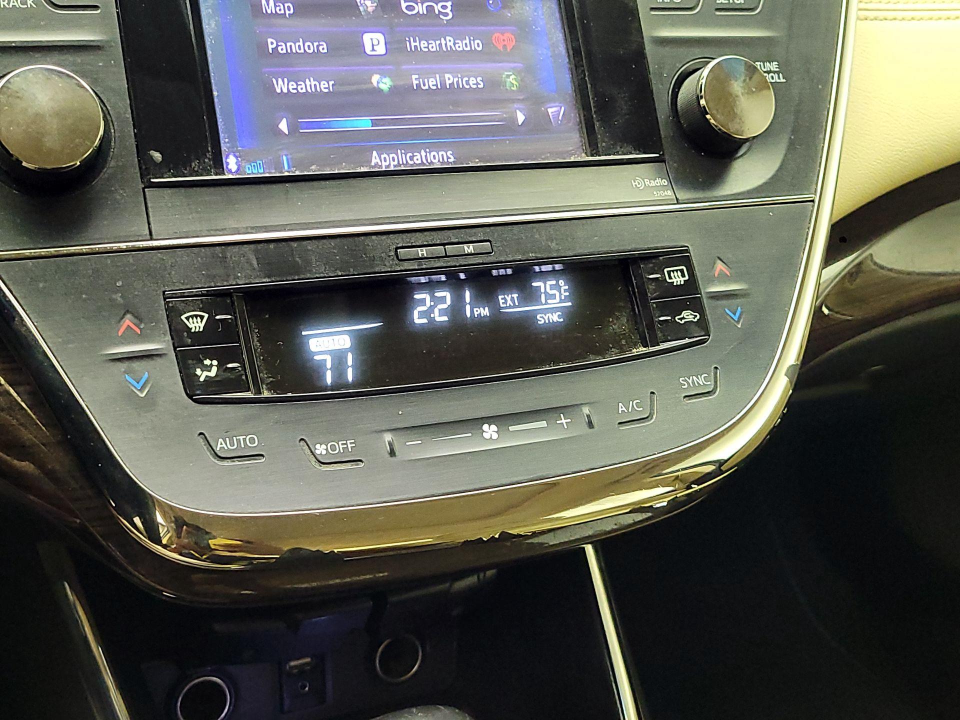 Thumbnail: 2013 Toyota Avalon - 17