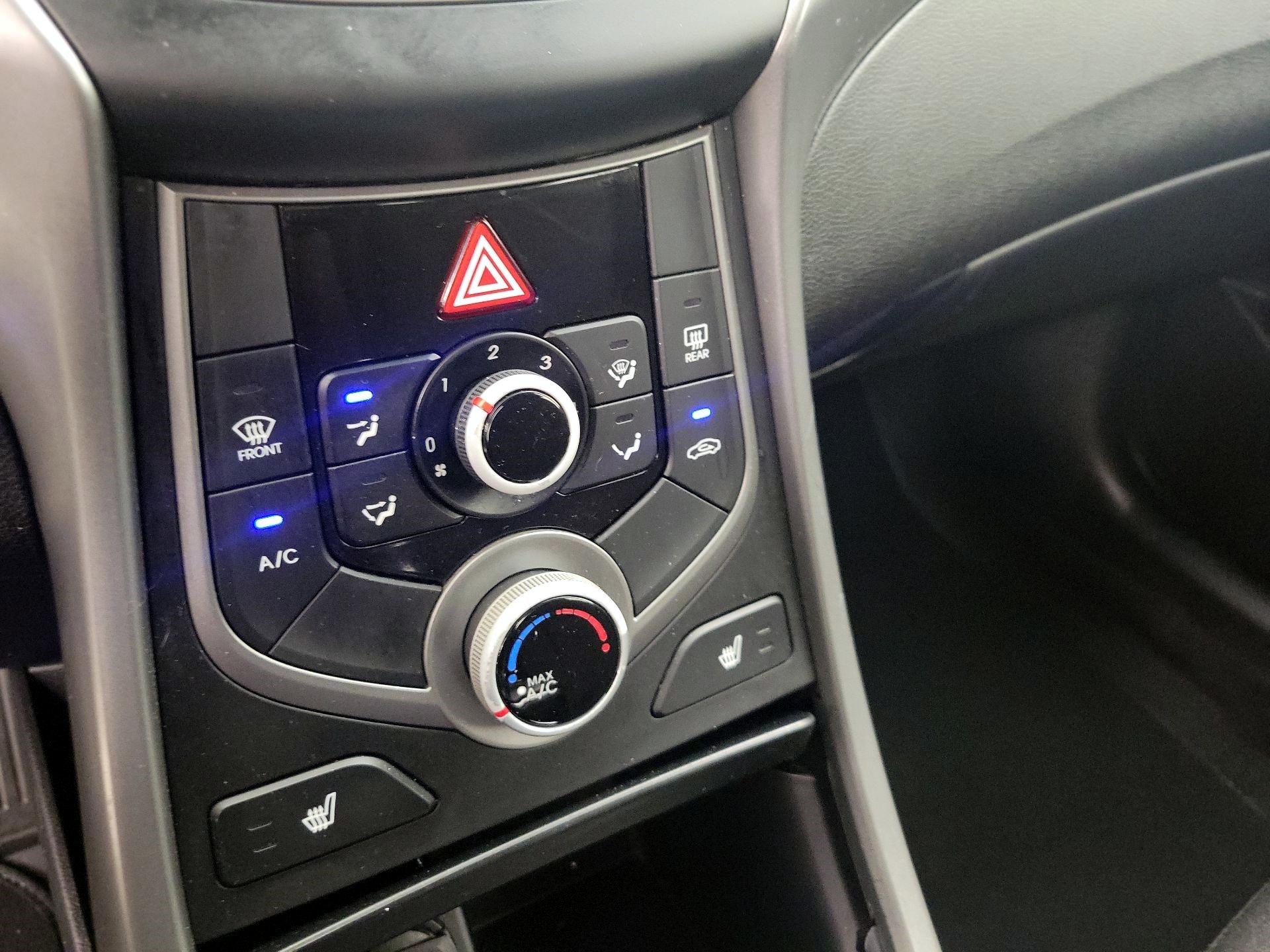 Thumbnail: 2016 Hyundai Elantra - 16