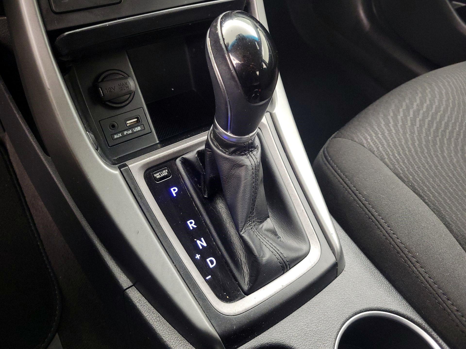 Thumbnail: 2016 Hyundai Elantra - 17