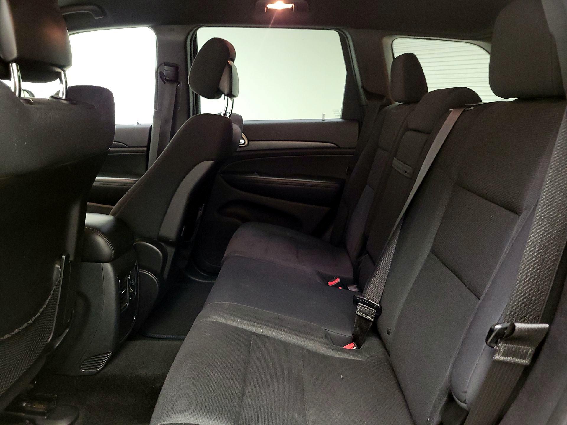 Thumbnail: 2015 Jeep Grand Cherokee - 18