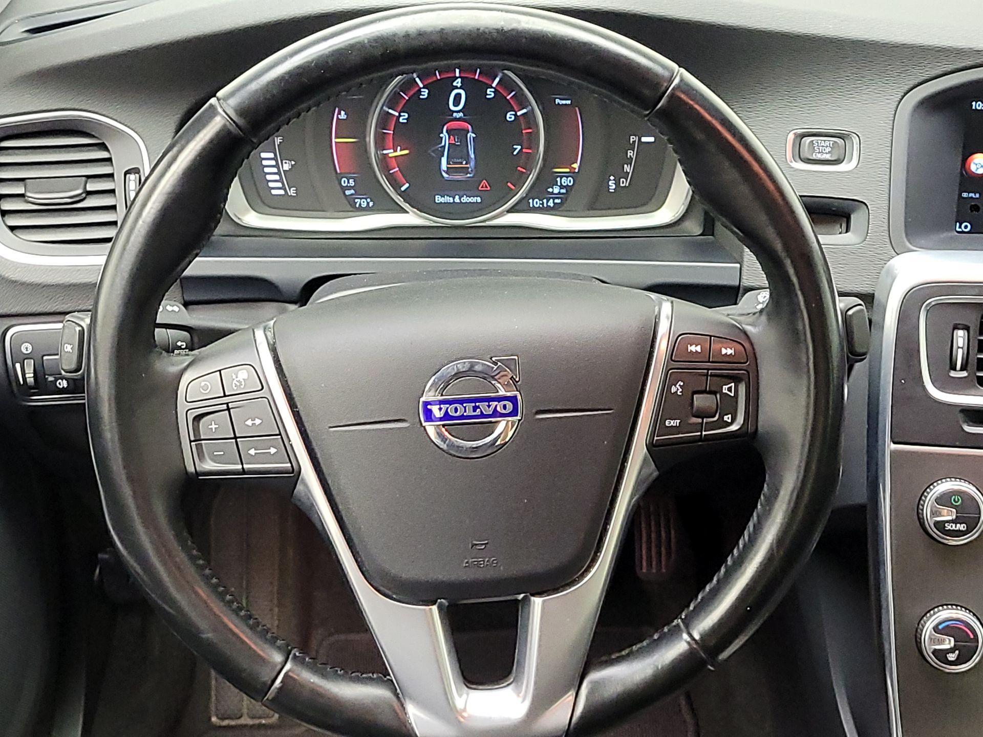 Thumbnail: 2015 Volvo S60 - 10