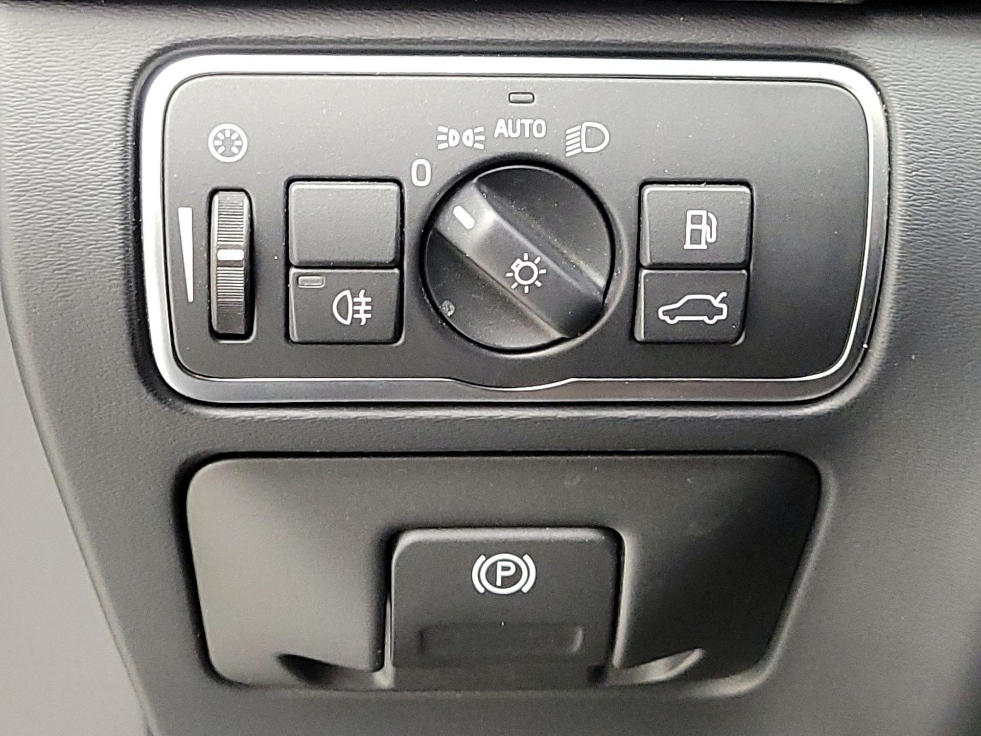 Thumbnail: 2015 Volvo S60 - 13