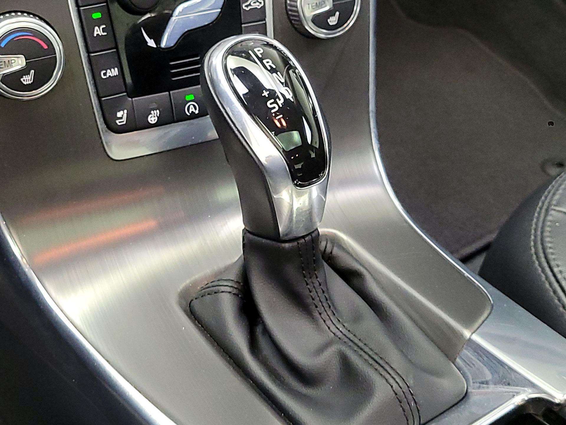 Thumbnail: 2015 Volvo S60 - 18