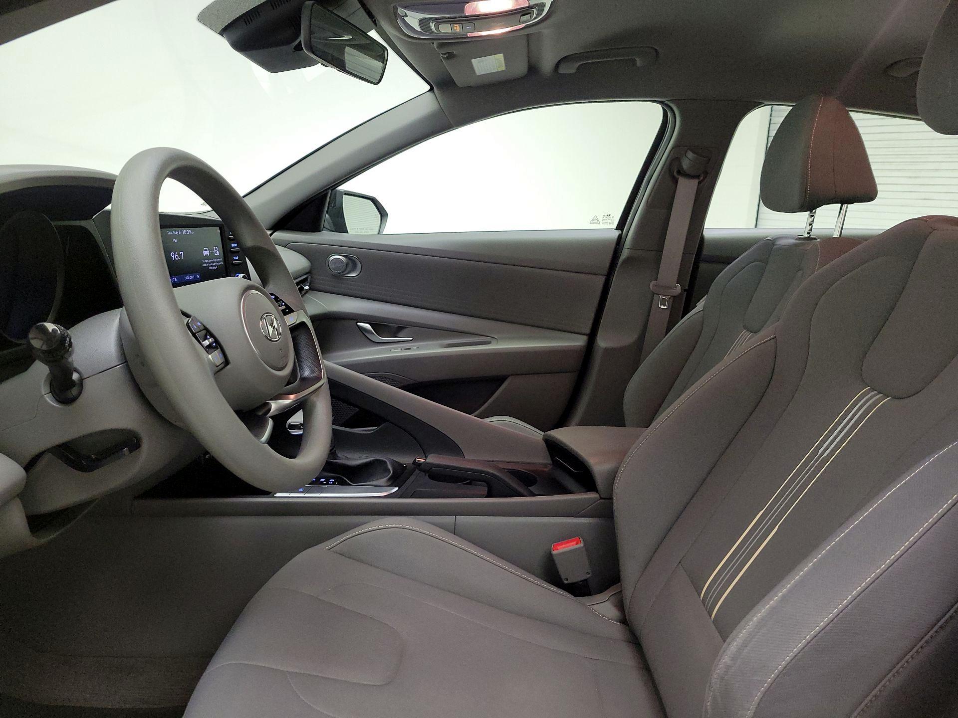 Thumbnail: 2022 Hyundai Elantra - 11