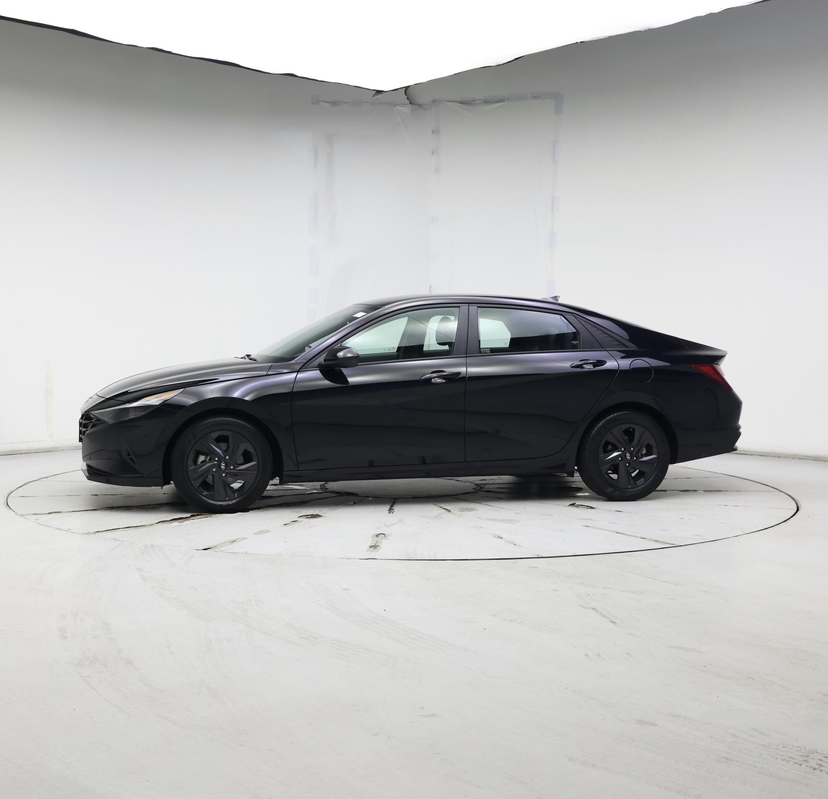 Thumbnail: 2022 Hyundai Elantra - 3