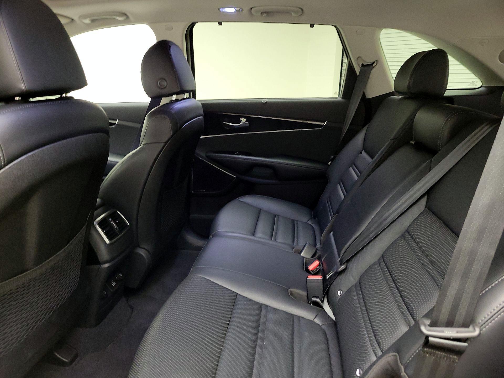 Thumbnail: 2019 Kia Sorento - 19