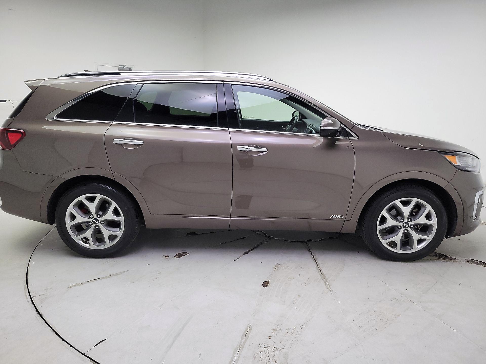 Thumbnail: 2019 Kia Sorento - 4