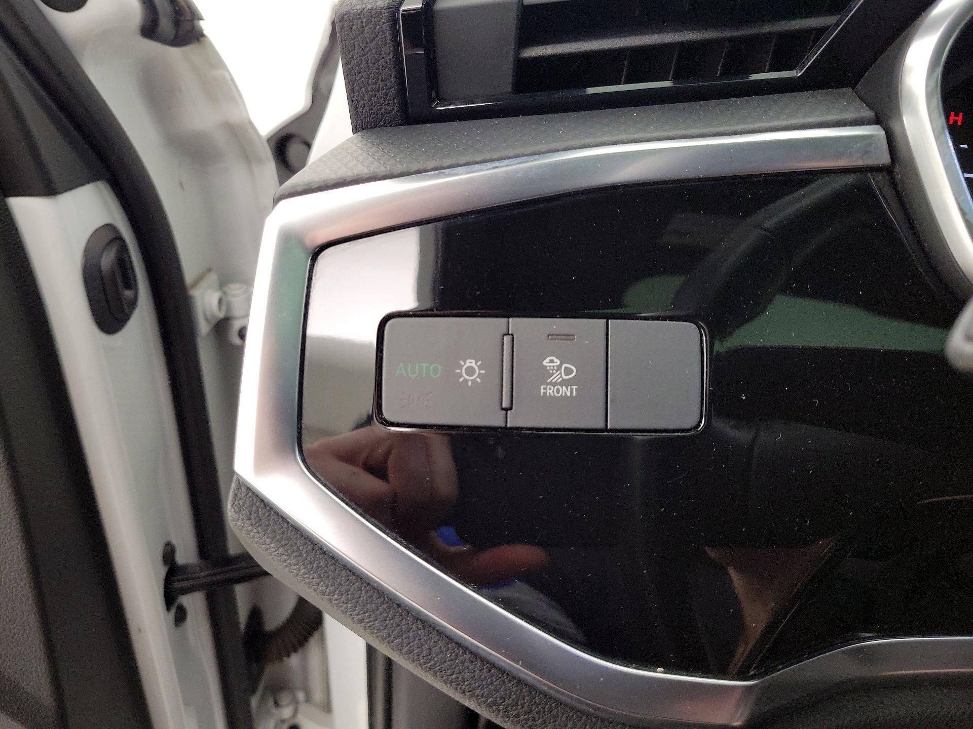 Thumbnail: 2020 Audi Q3 - 13