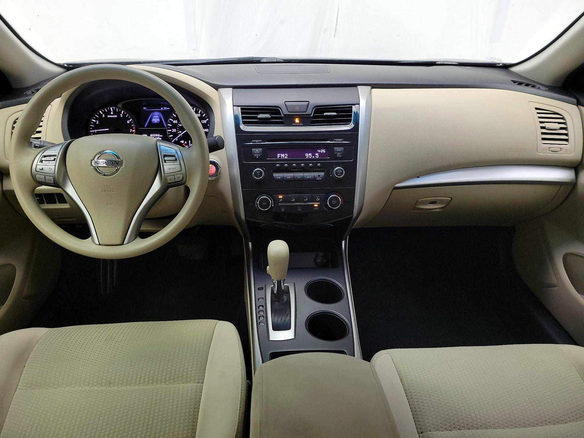 Thumbnail: 2015 Nissan Altima - 9