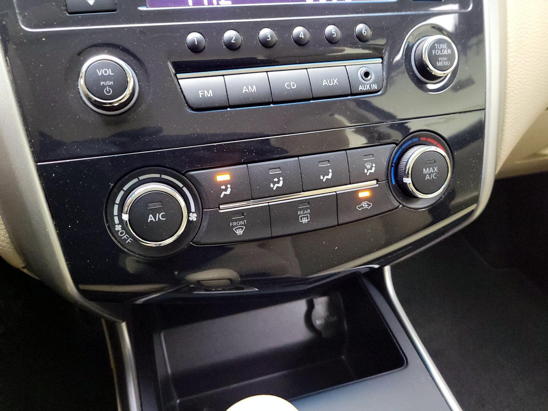 Thumbnail: 2015 Nissan Altima - 15