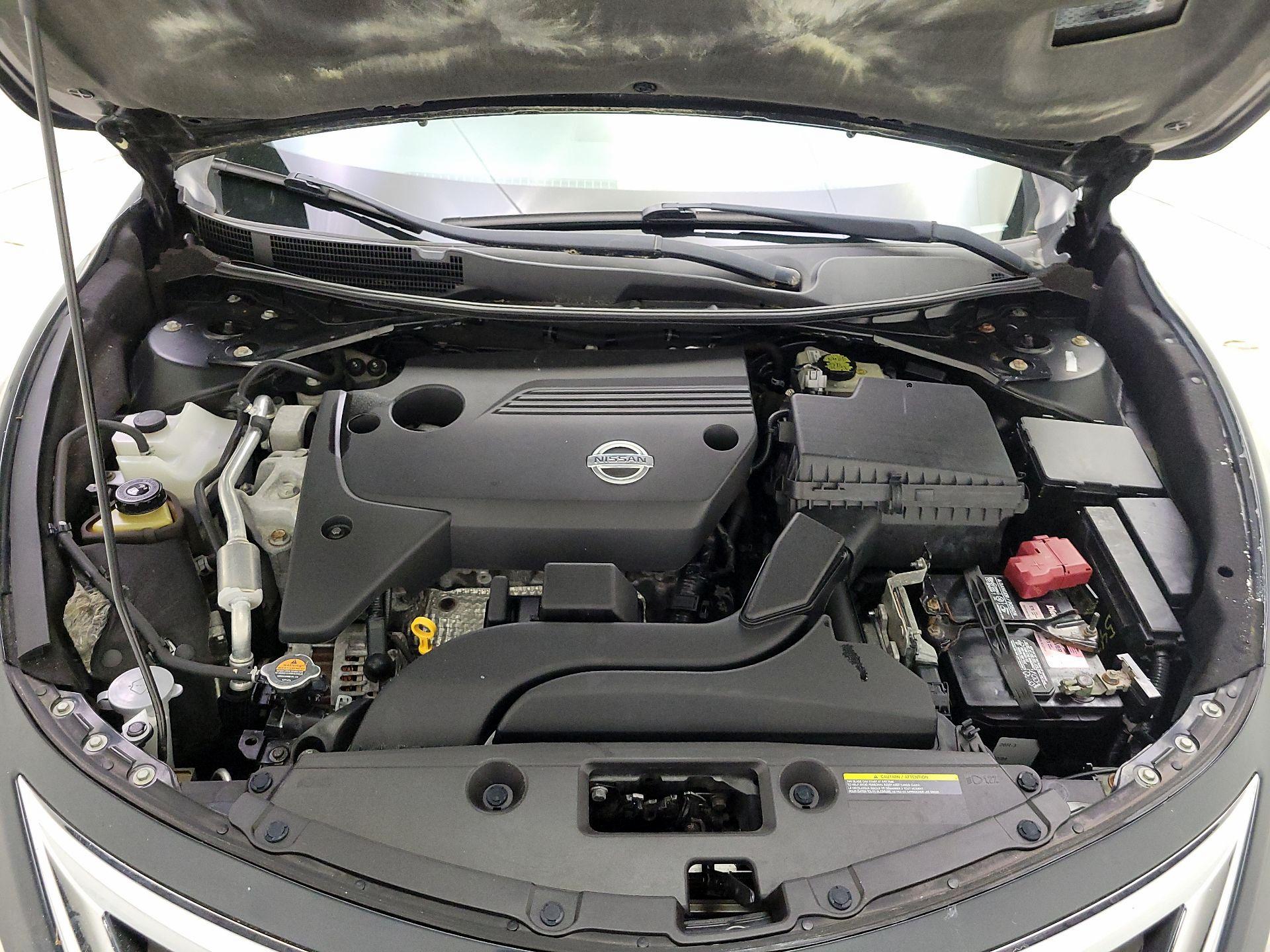 Thumbnail: 2015 Nissan Altima - 20