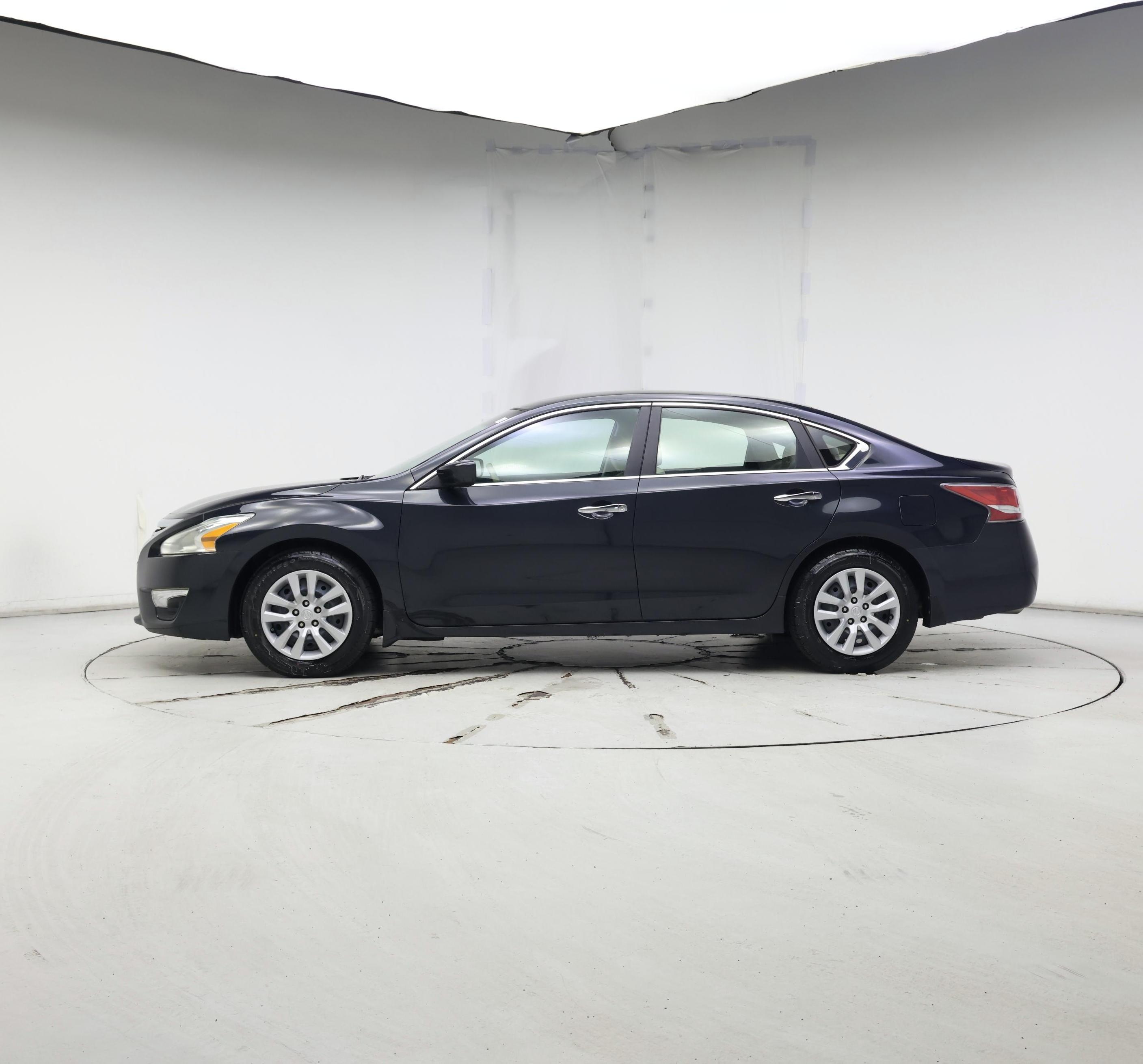 Thumbnail: 2015 Nissan Altima - 3