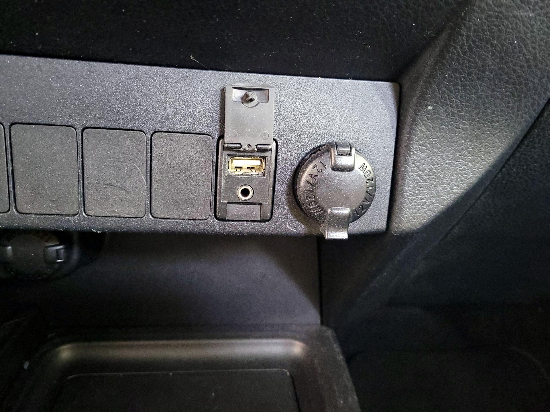 Thumbnail: 2013 Toyota RAV4 - 18