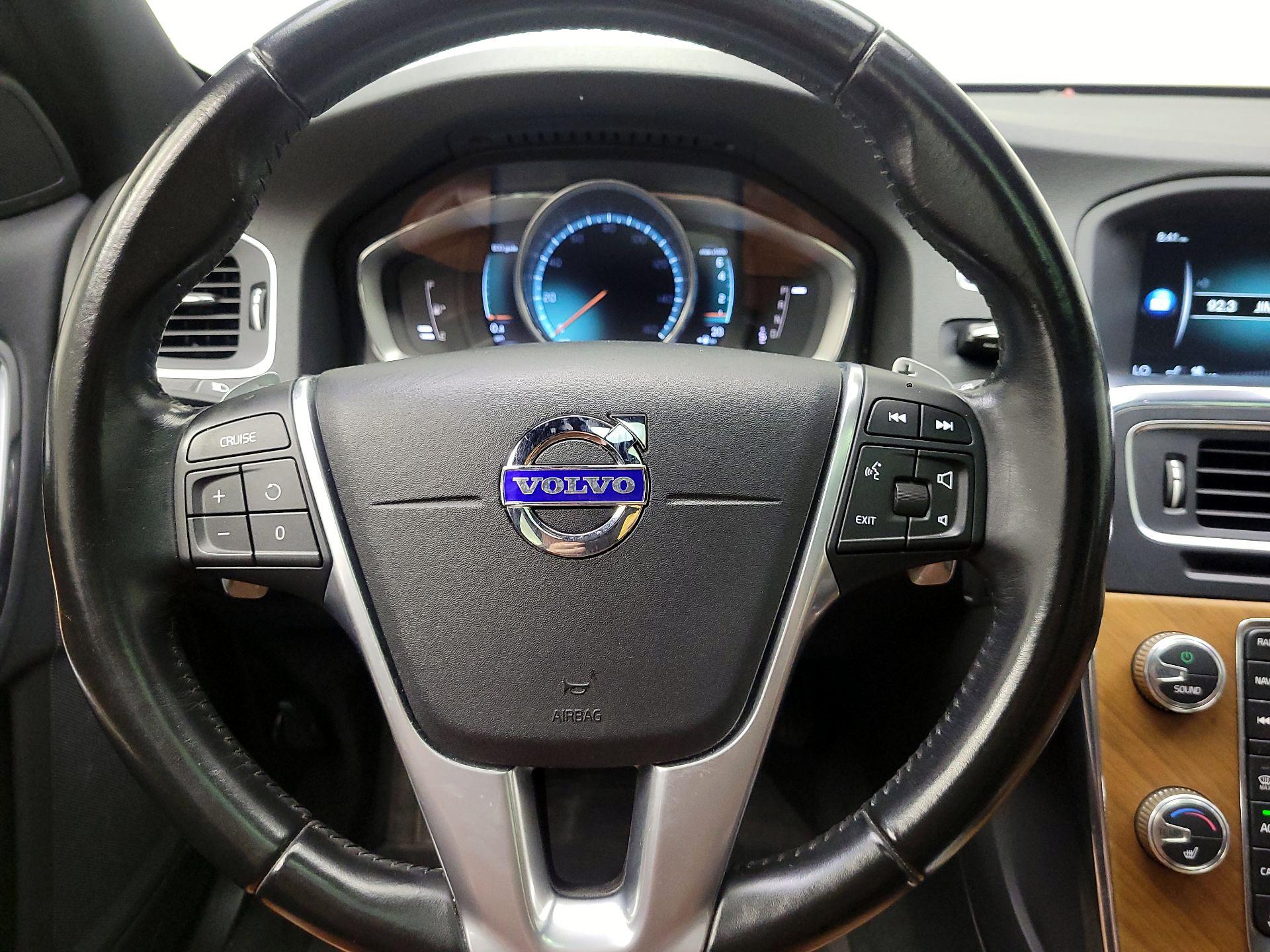 Thumbnail: 2015 Volvo V60 - 10
