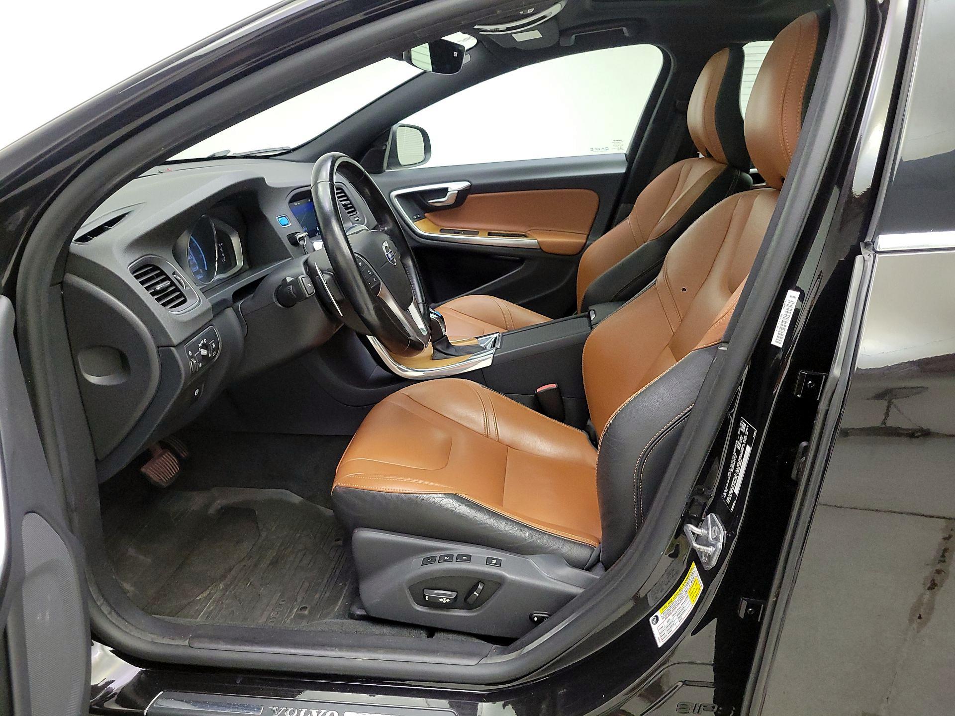 Thumbnail: 2015 Volvo V60 - 11