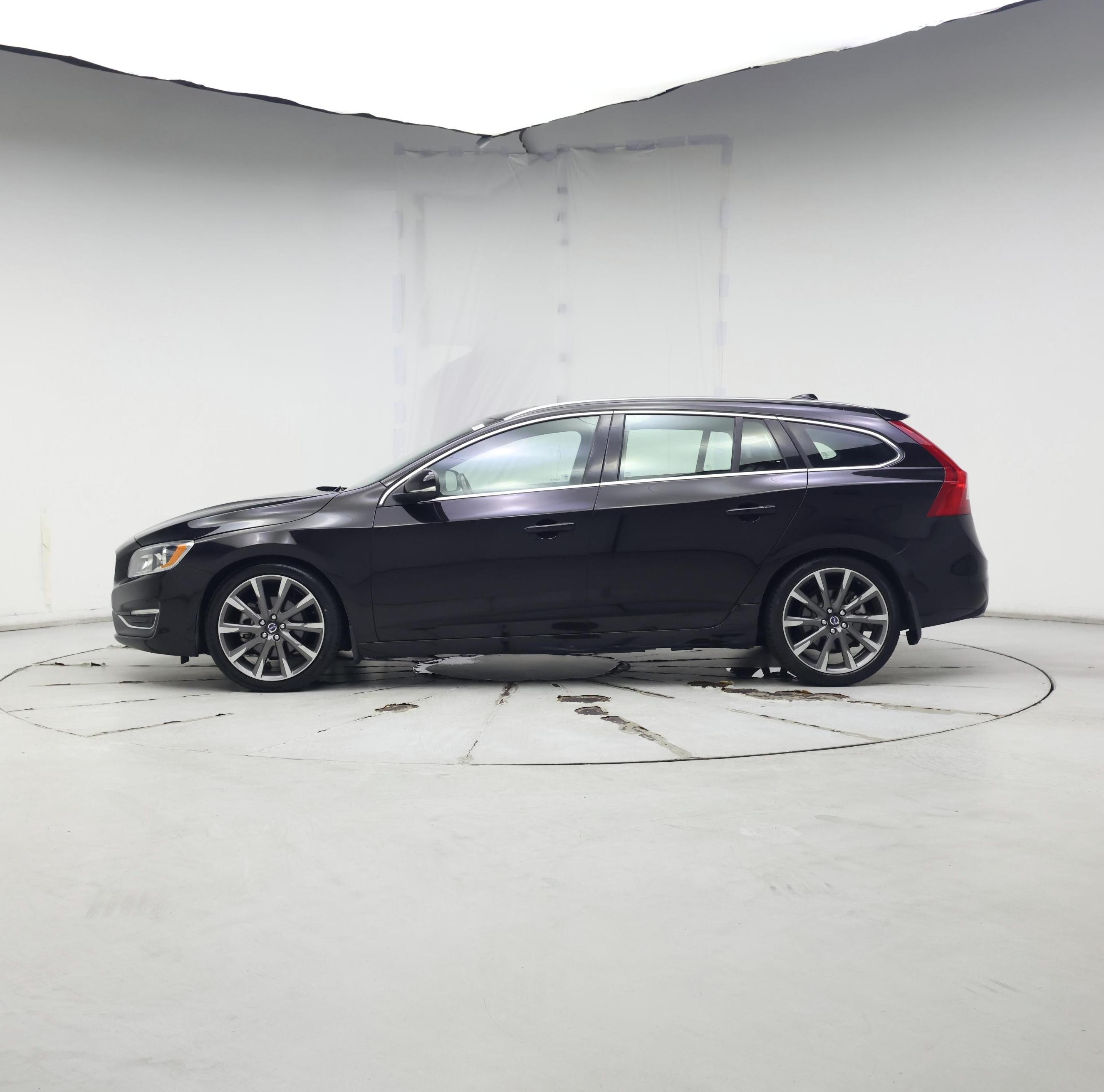 Thumbnail: 2015 Volvo V60 - 3