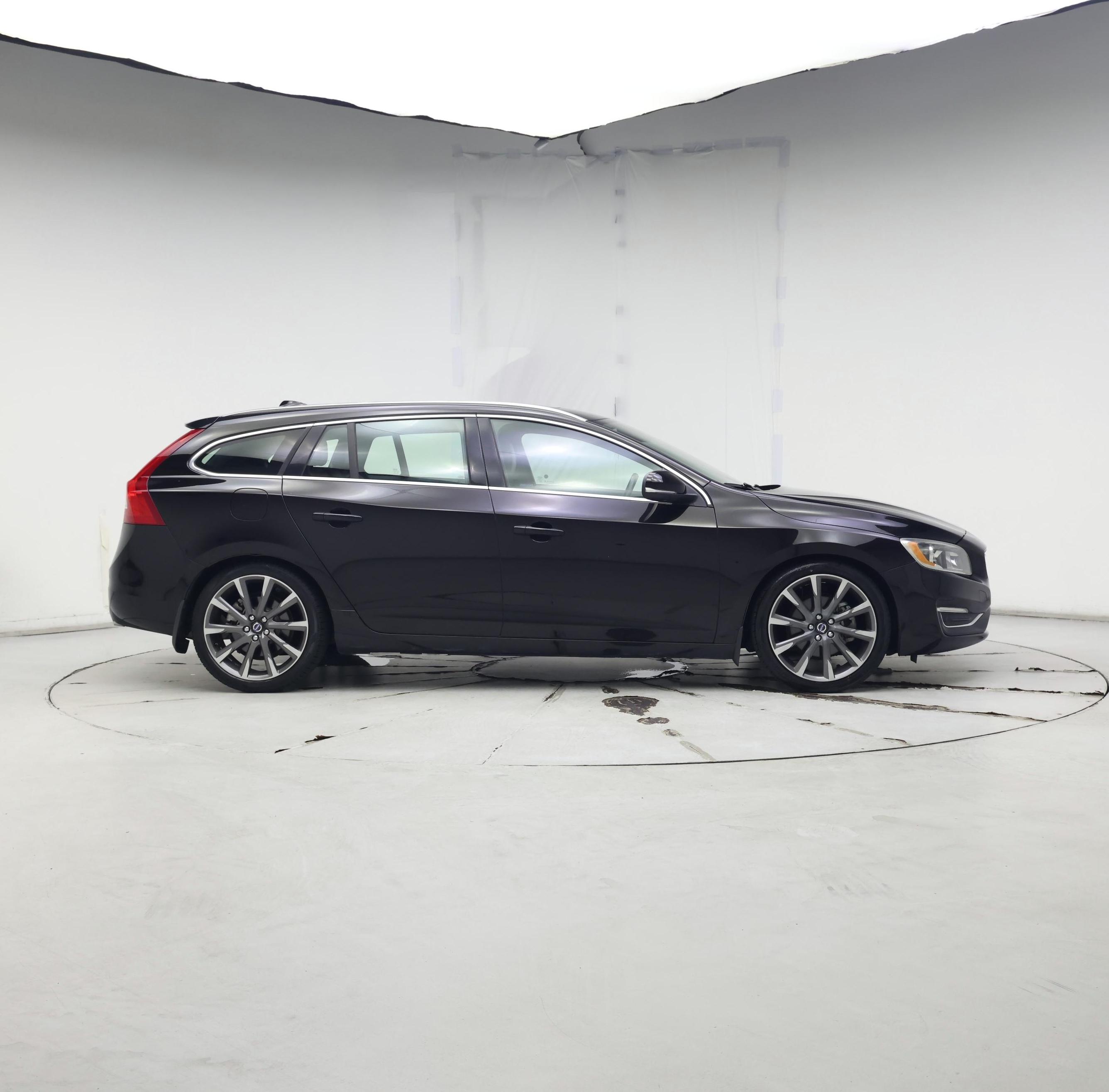 Thumbnail: 2015 Volvo V60 - 7