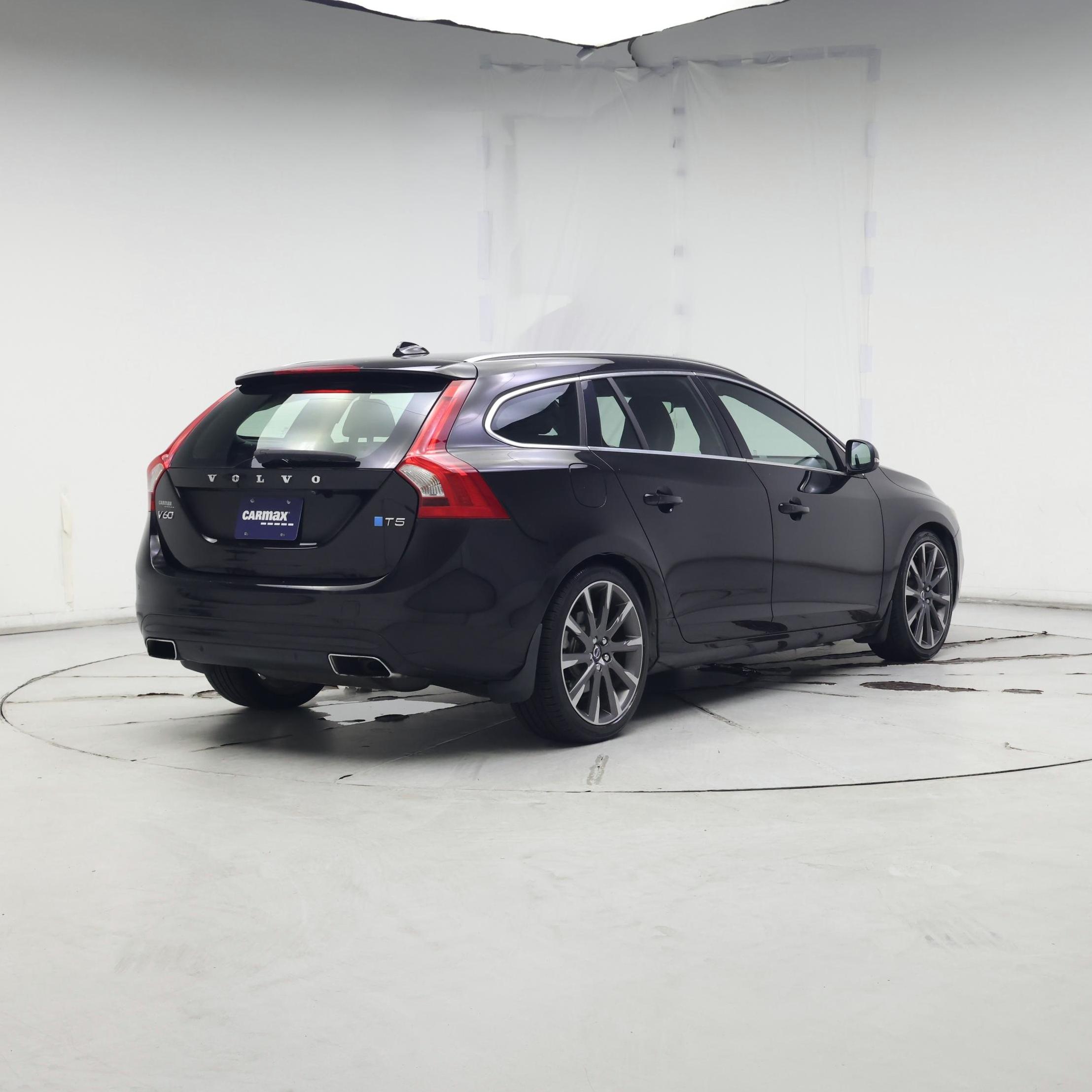 Thumbnail: 2015 Volvo V60 - 8