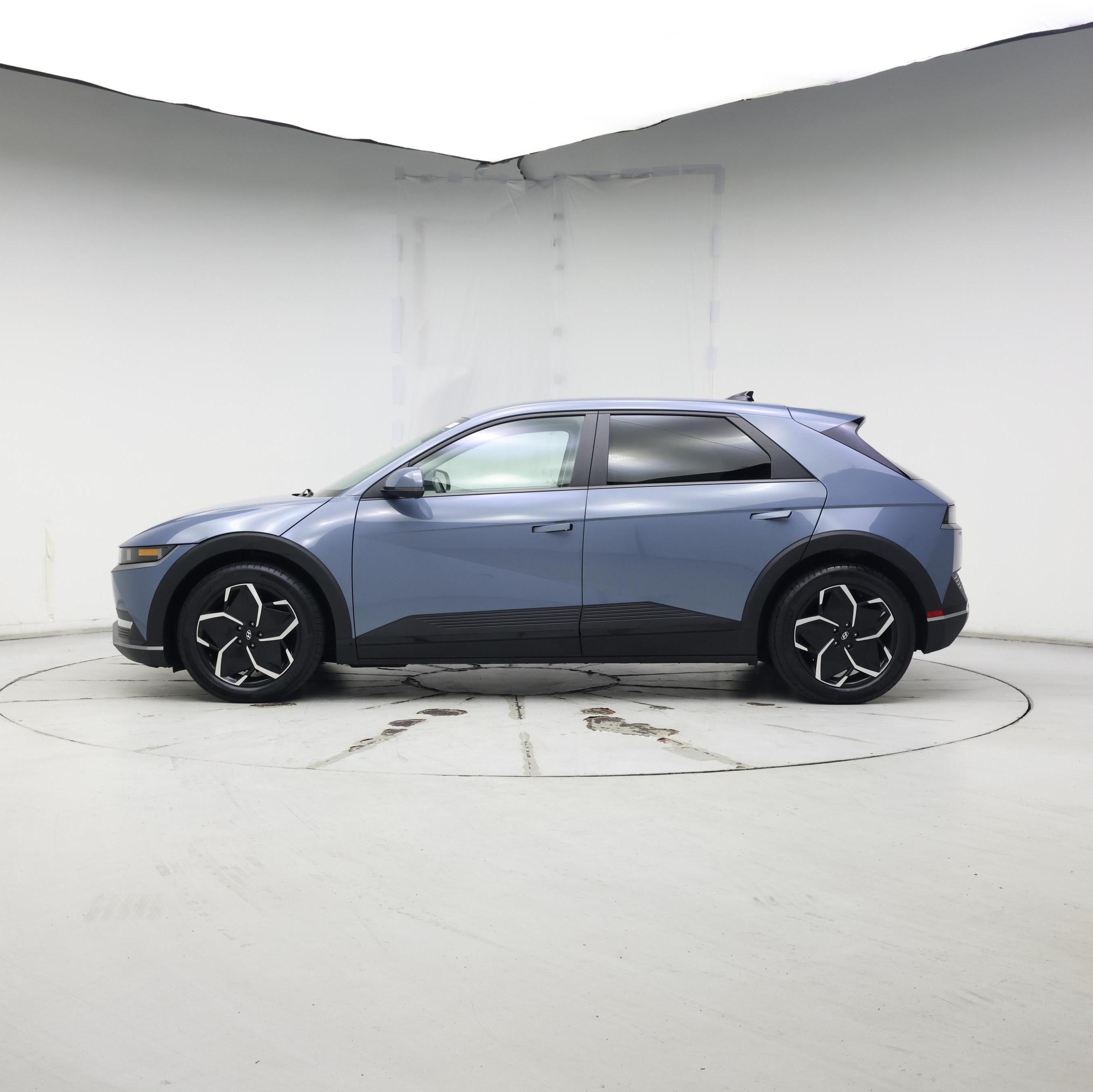 Thumbnail: 2022 Hyundai Ioniq 5 - 3