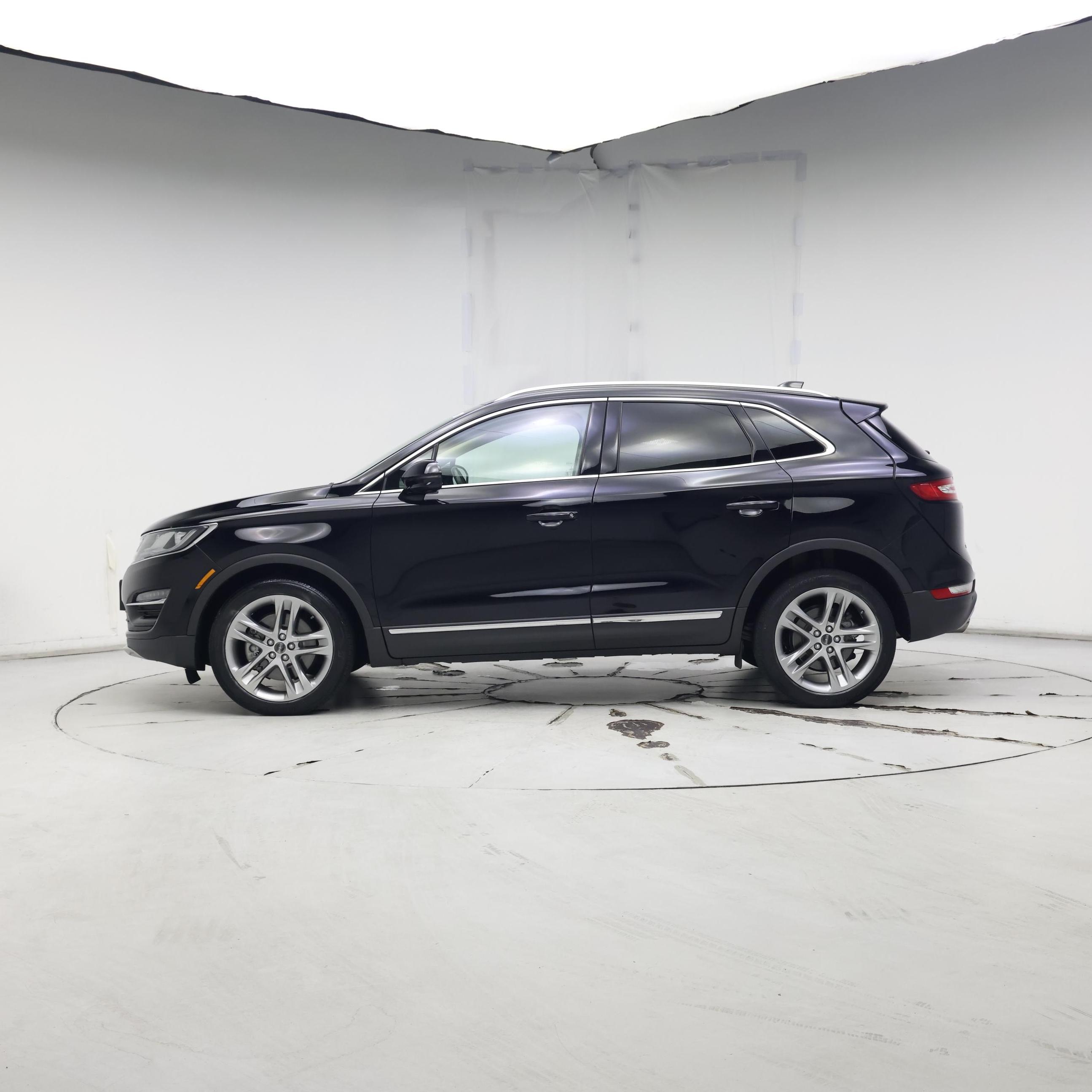 Thumbnail: 2017 Lincoln MKC - 3
