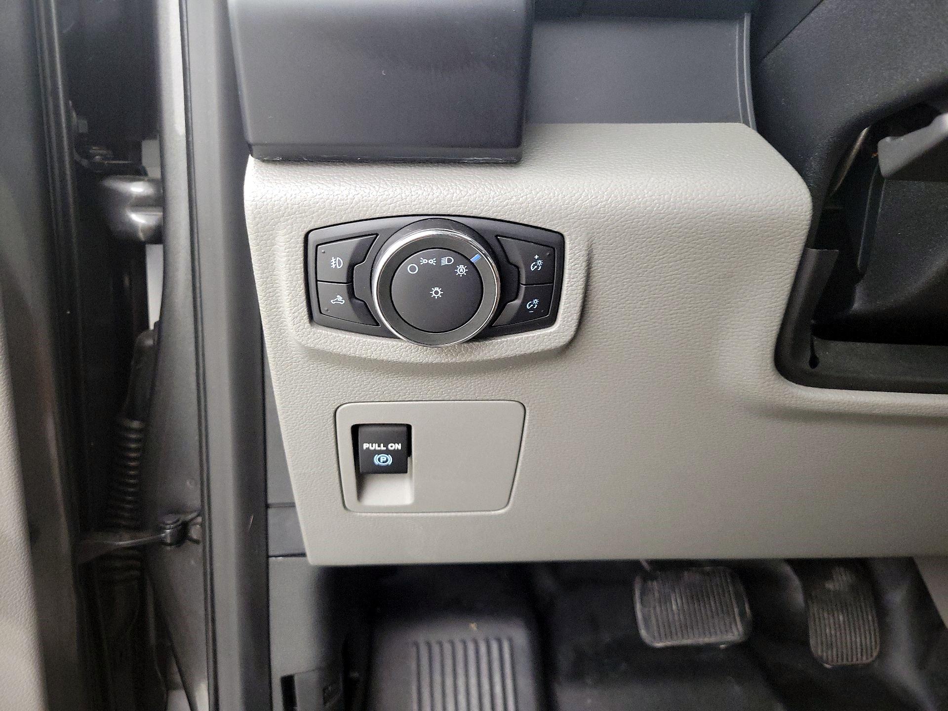 Thumbnail: 2015 Ford F-150 - 13