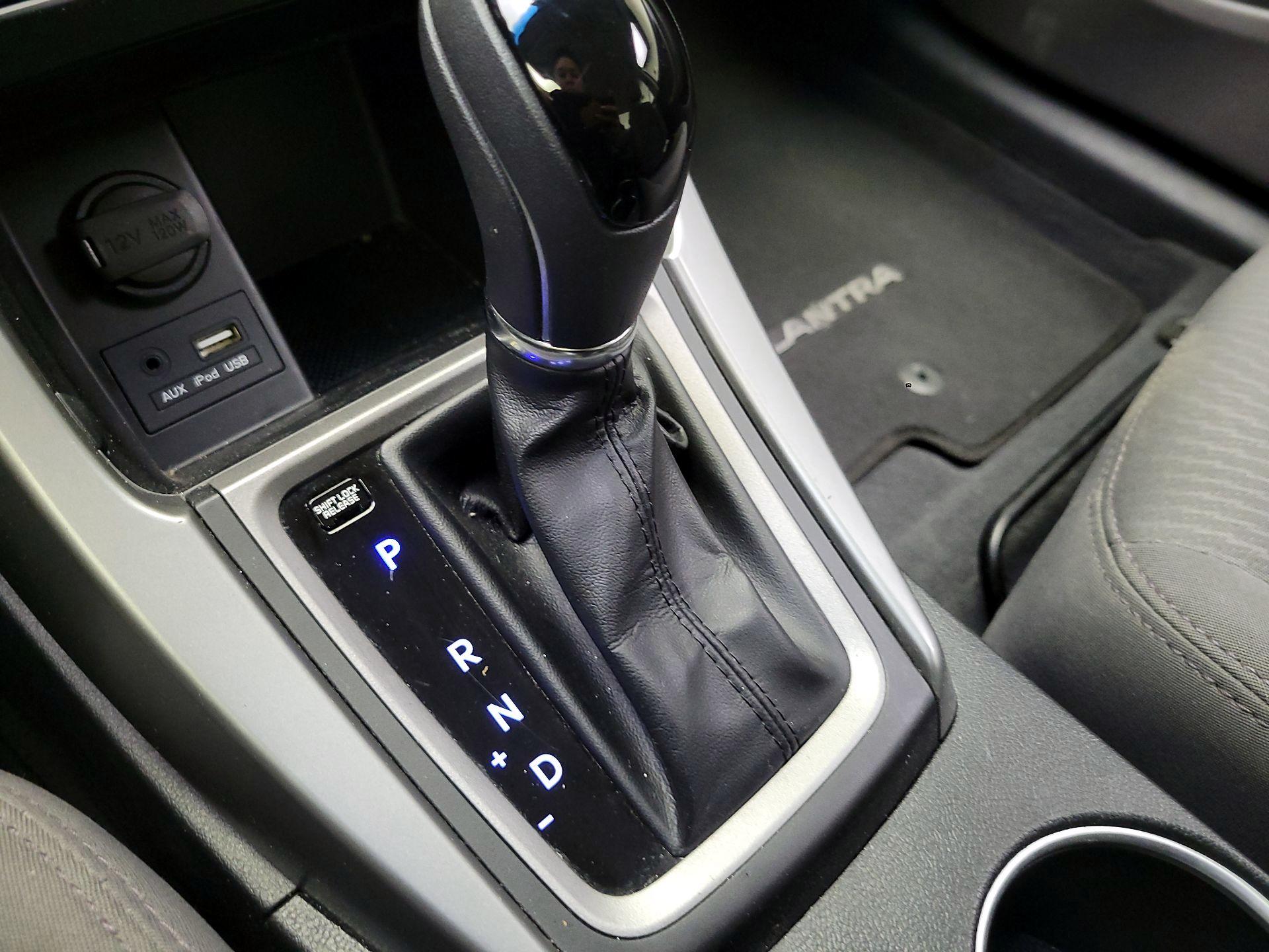 Thumbnail: 2016 Hyundai Elantra - 17