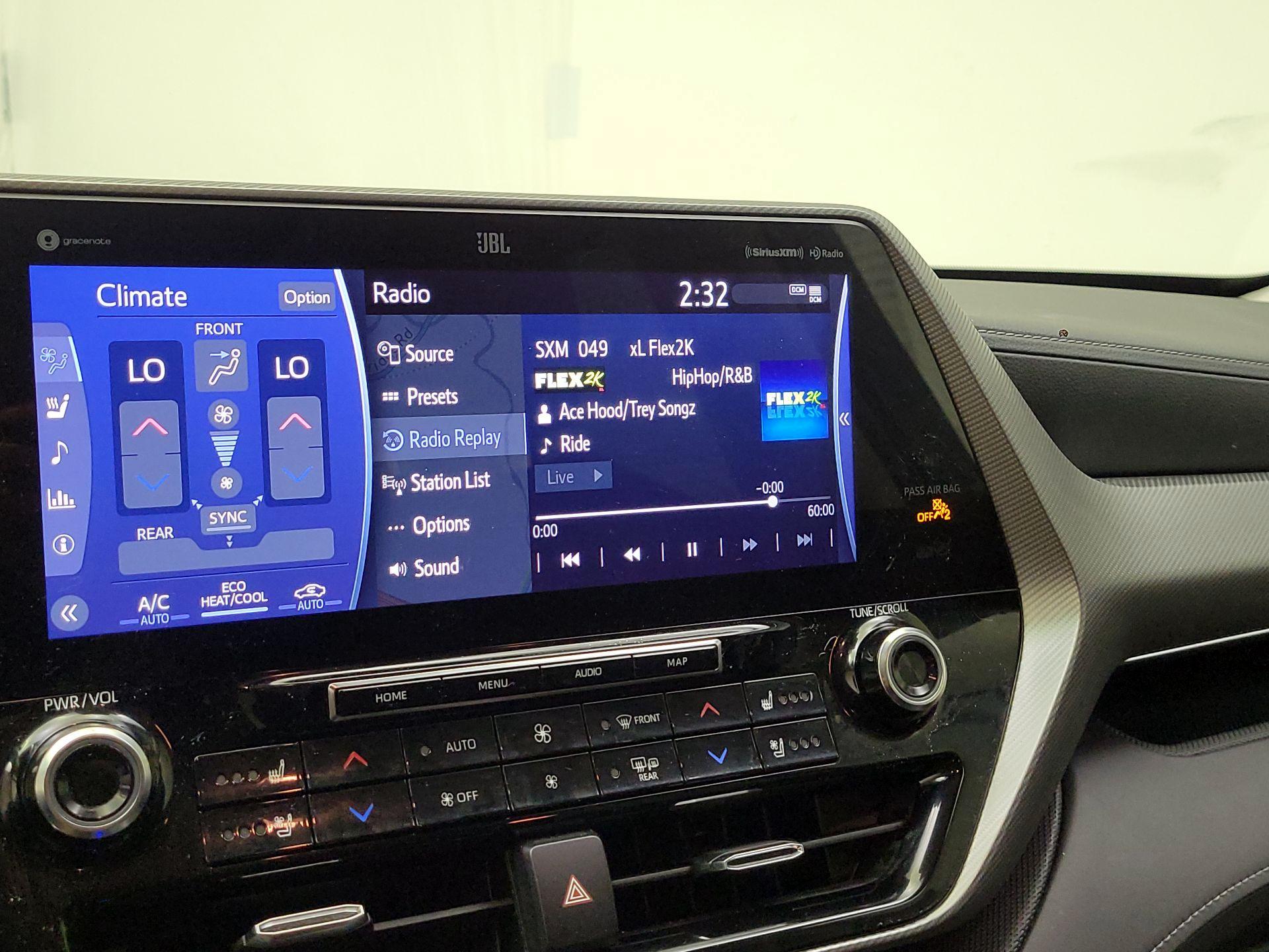 Thumbnail: 2020 Toyota Highlander - 16