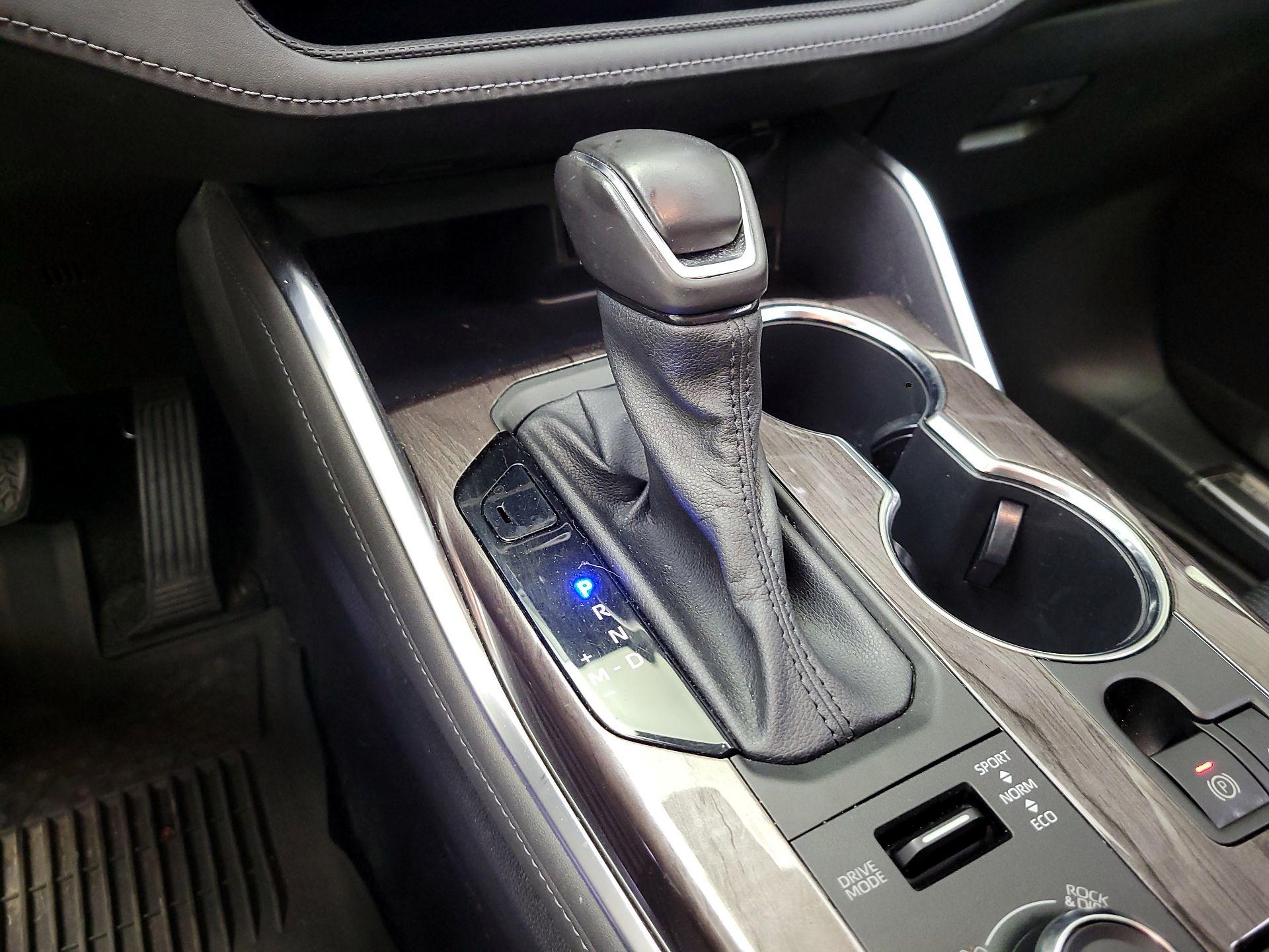 Thumbnail: 2020 Toyota Highlander - 18