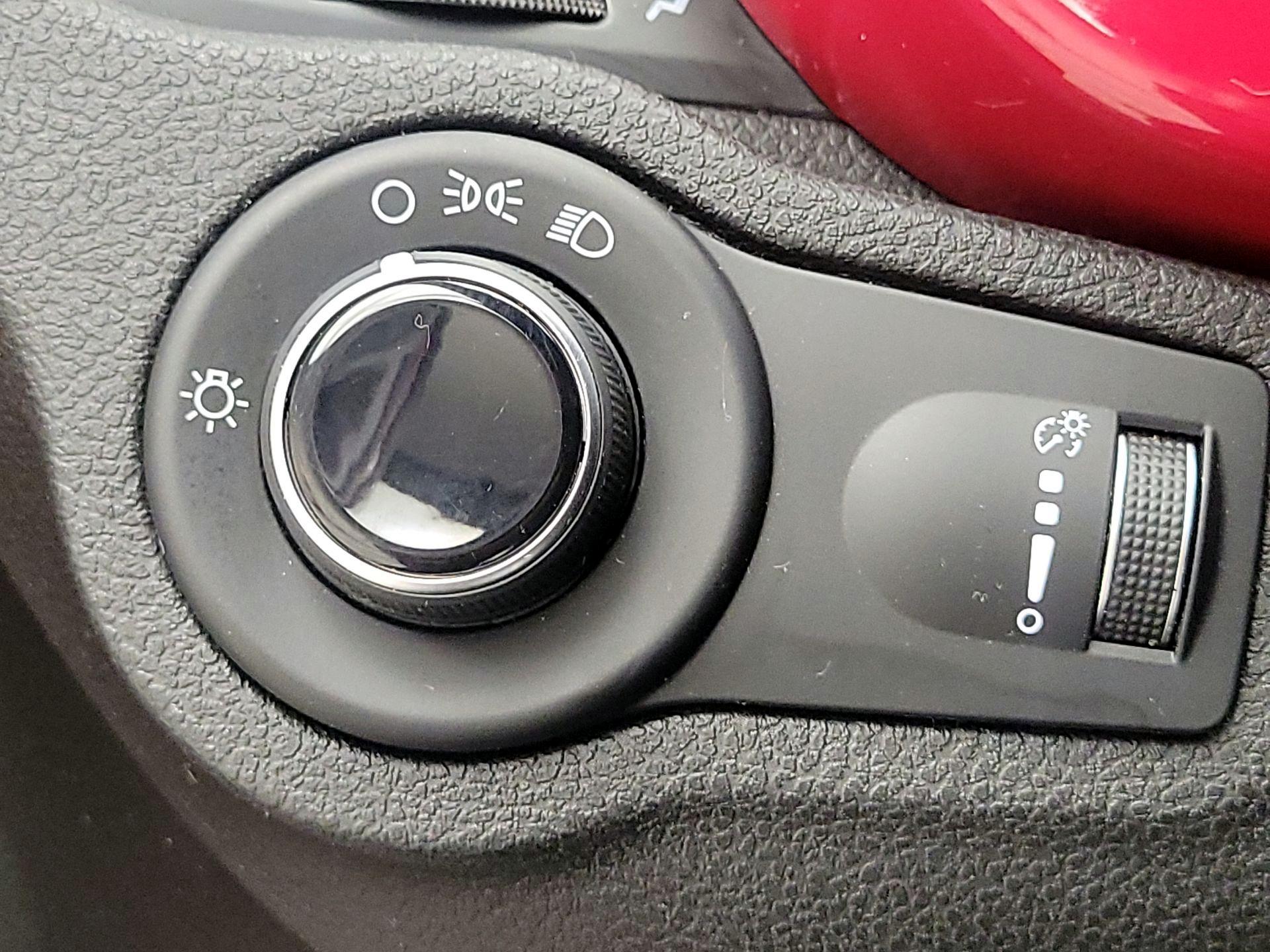 Thumbnail: 2016 Fiat 500X - 13