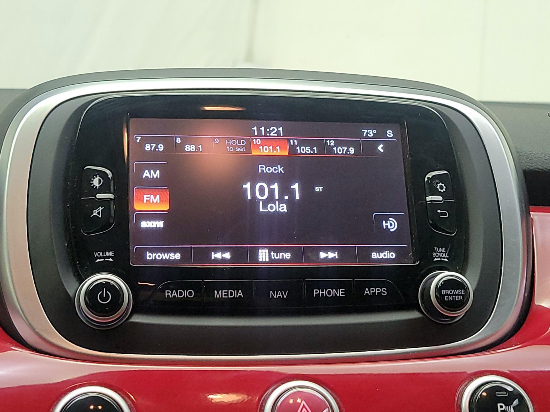Thumbnail: 2016 Fiat 500X - 16