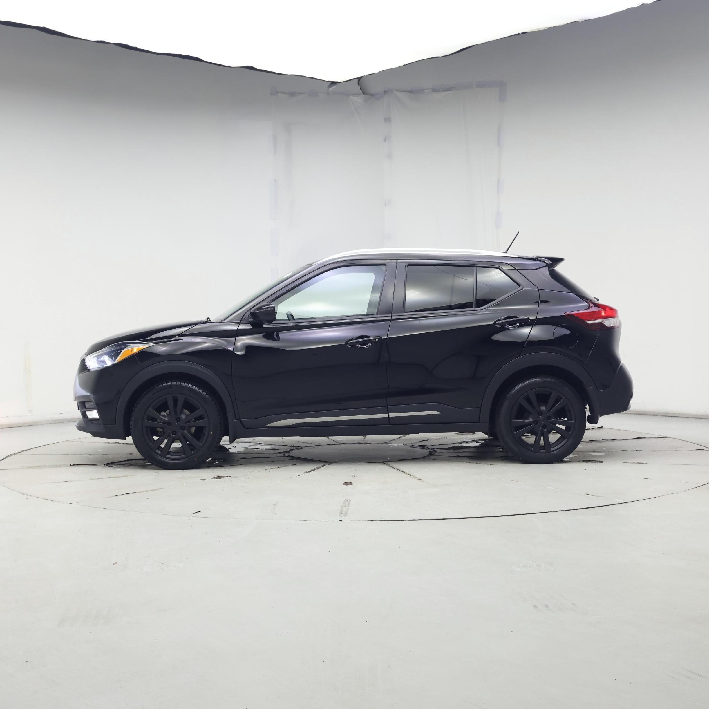 Thumbnail: 2019 Nissan Kicks - 3