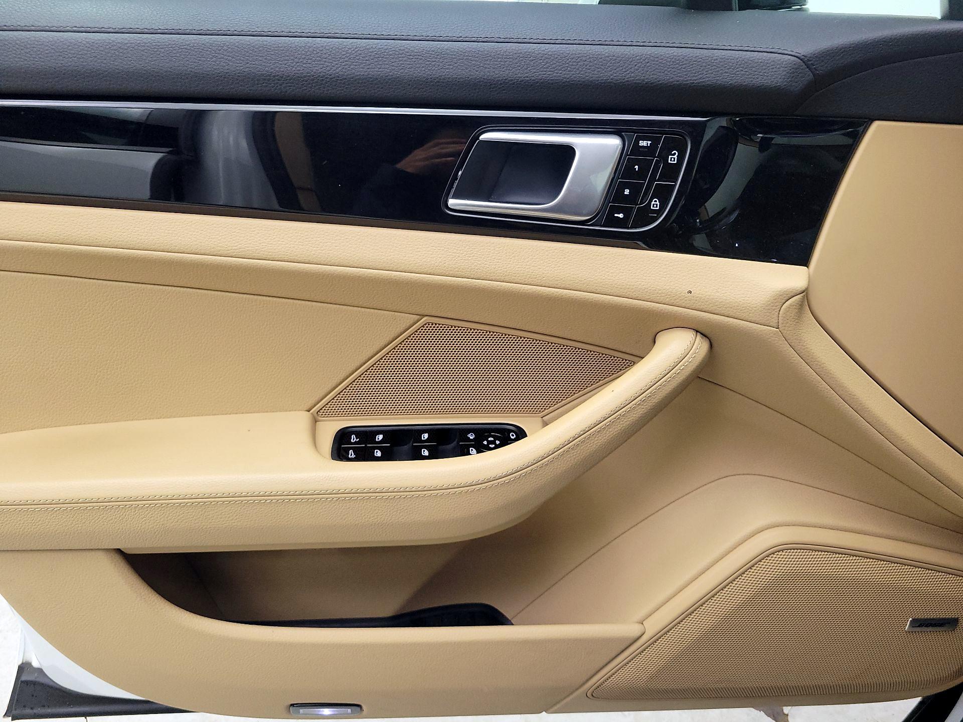 Thumbnail: 2020 Porsche Panamera - 12