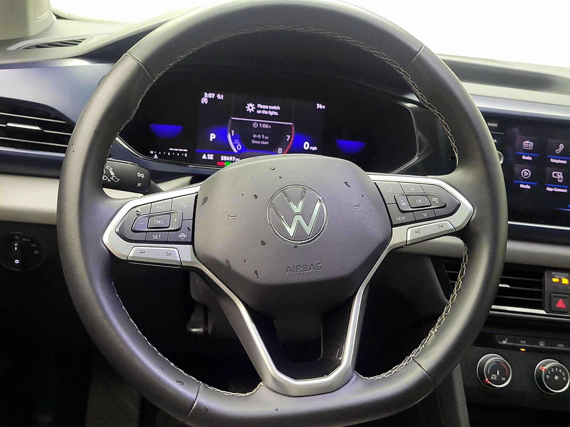 Thumbnail: 2022 Volkswagen Taos - 10