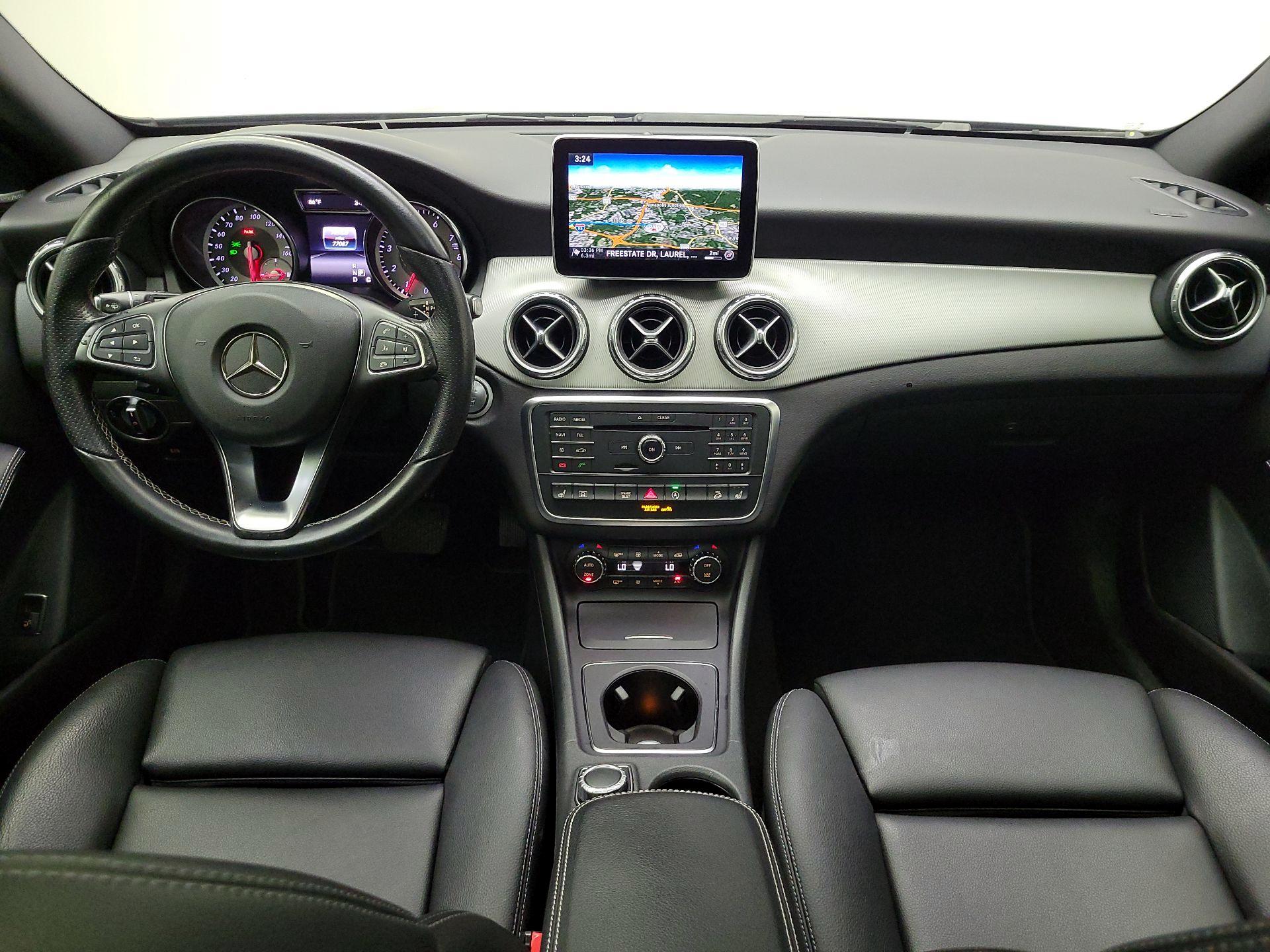 Thumbnail: 2016 Mercedes-Benz GLA - 9