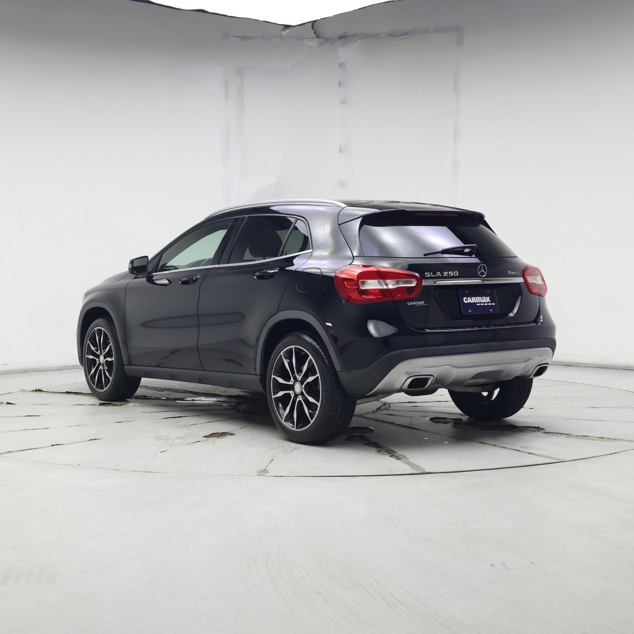 Thumbnail: 2016 Mercedes-Benz GLA - 2