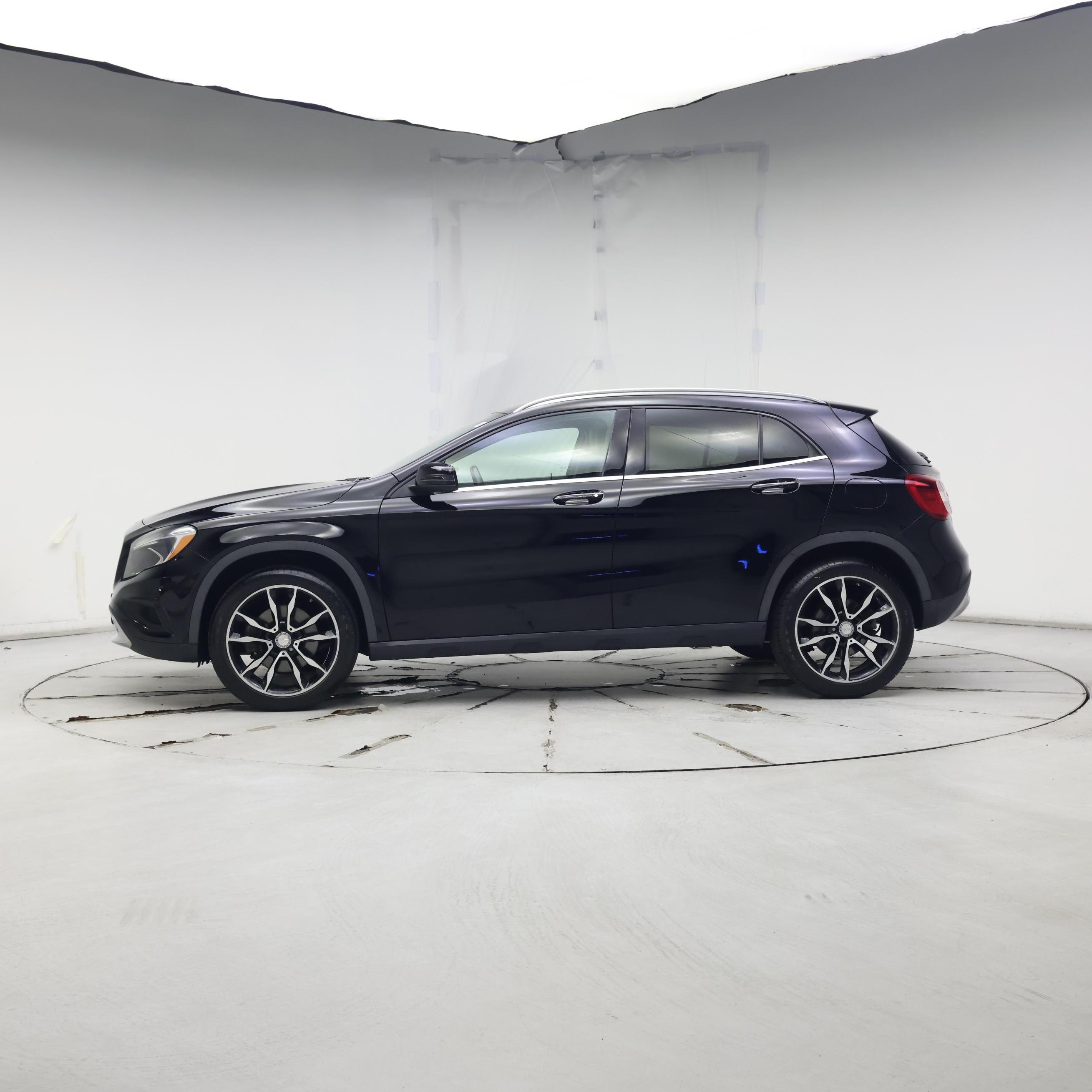 Thumbnail: 2016 Mercedes-Benz GLA - 3