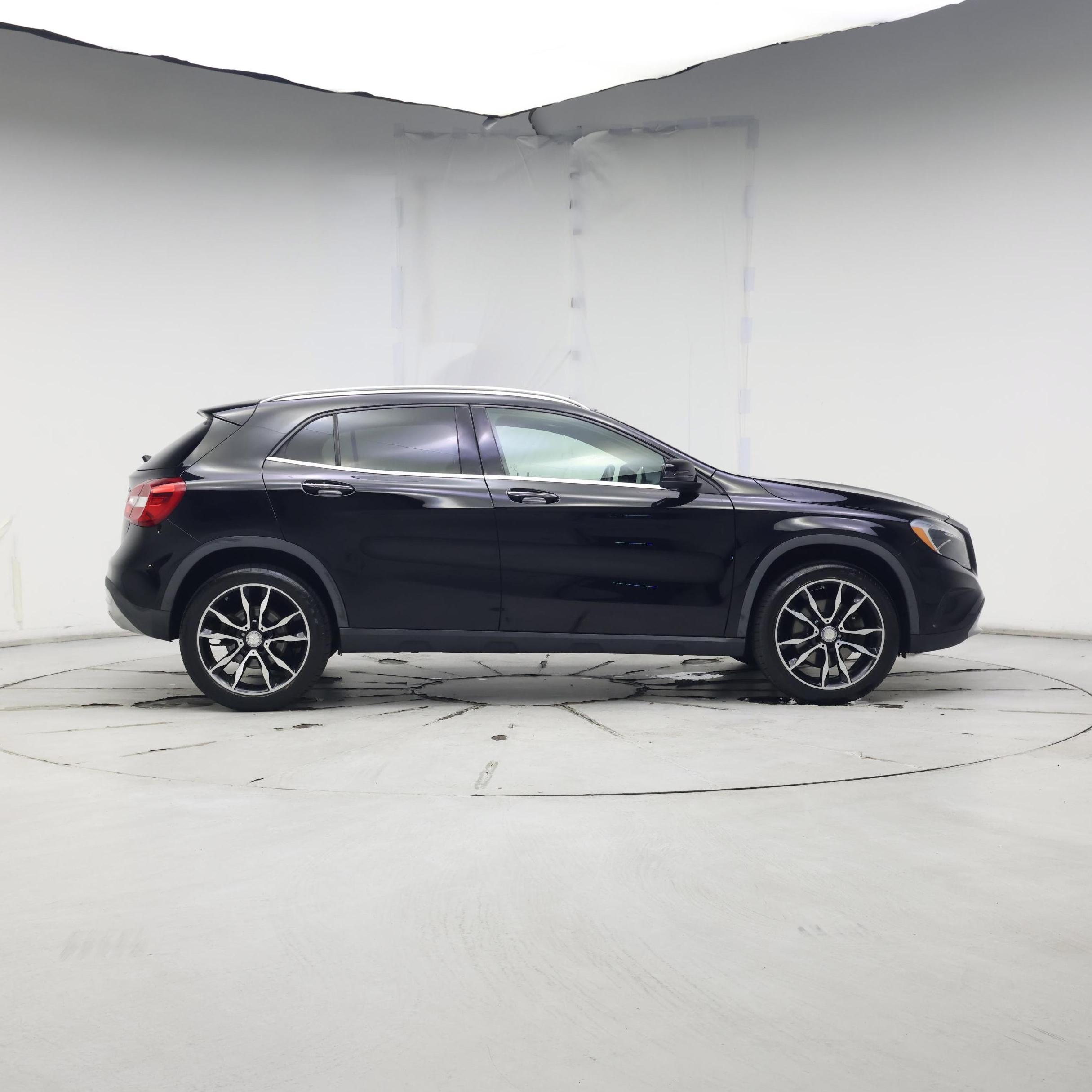 Thumbnail: 2016 Mercedes-Benz GLA - 7