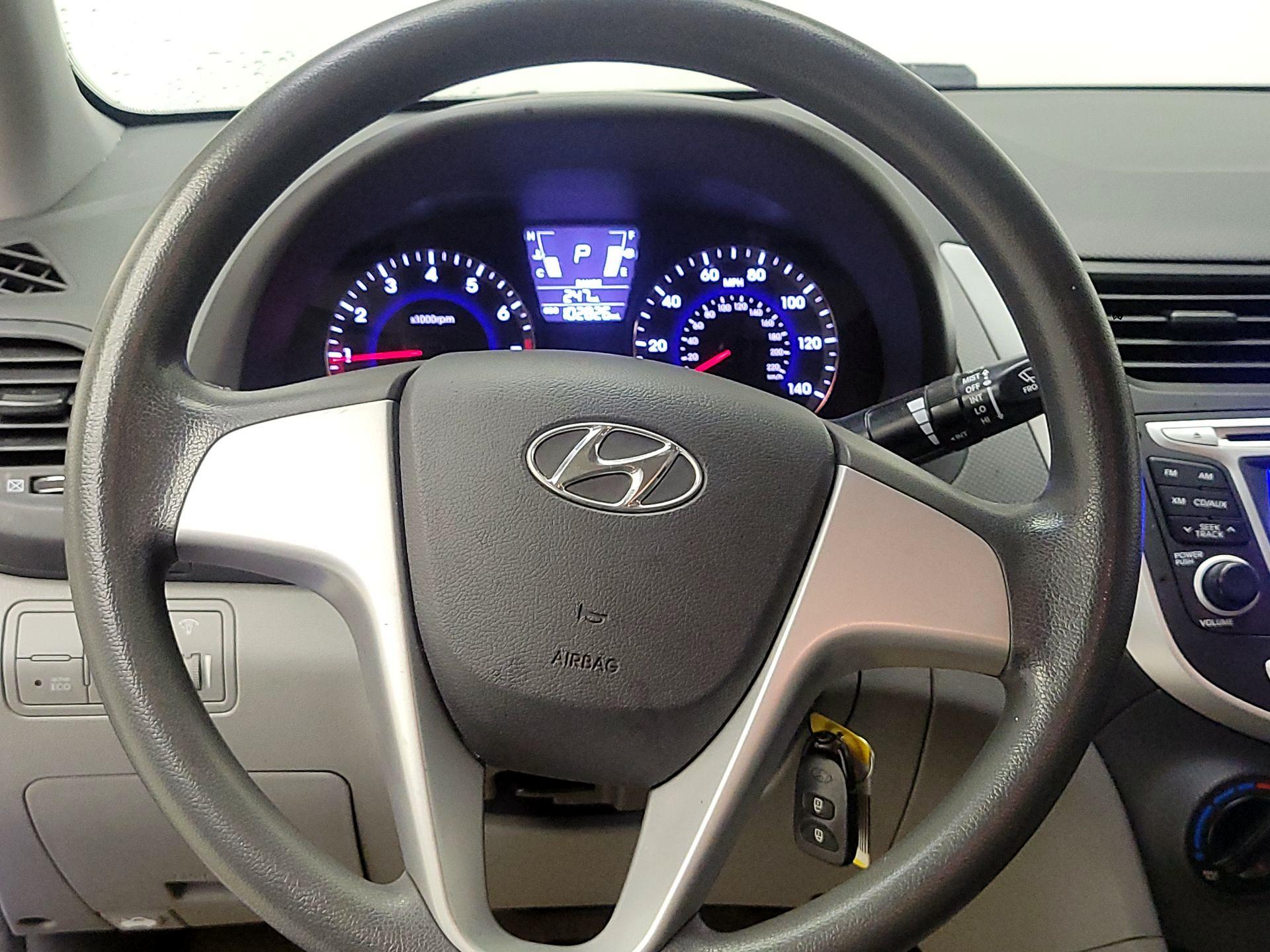 Thumbnail: 2013 Hyundai Accent - 10