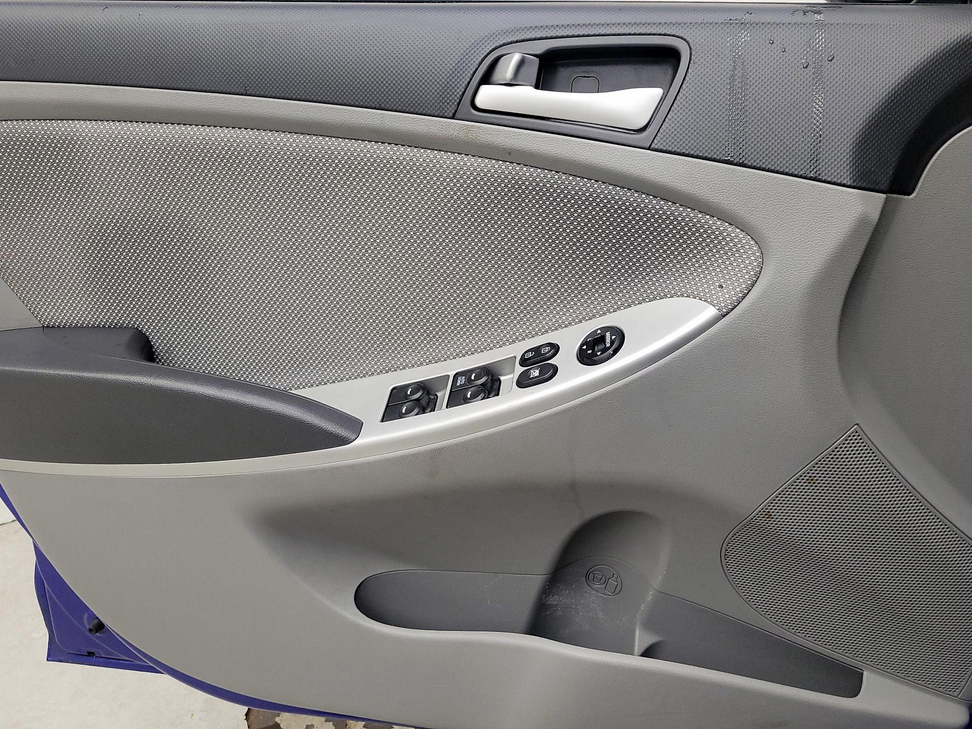 Thumbnail: 2013 Hyundai Accent - 12