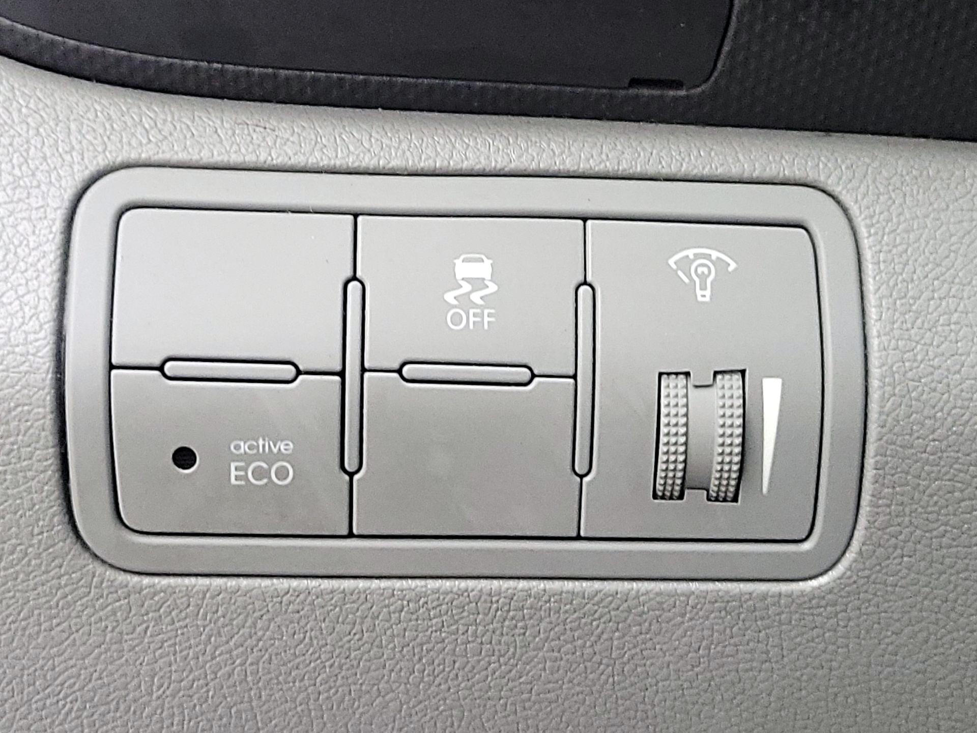 Thumbnail: 2013 Hyundai Accent - 13