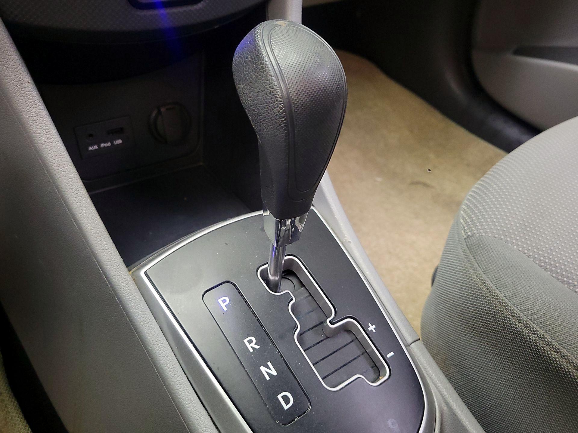 Thumbnail: 2013 Hyundai Accent - 16